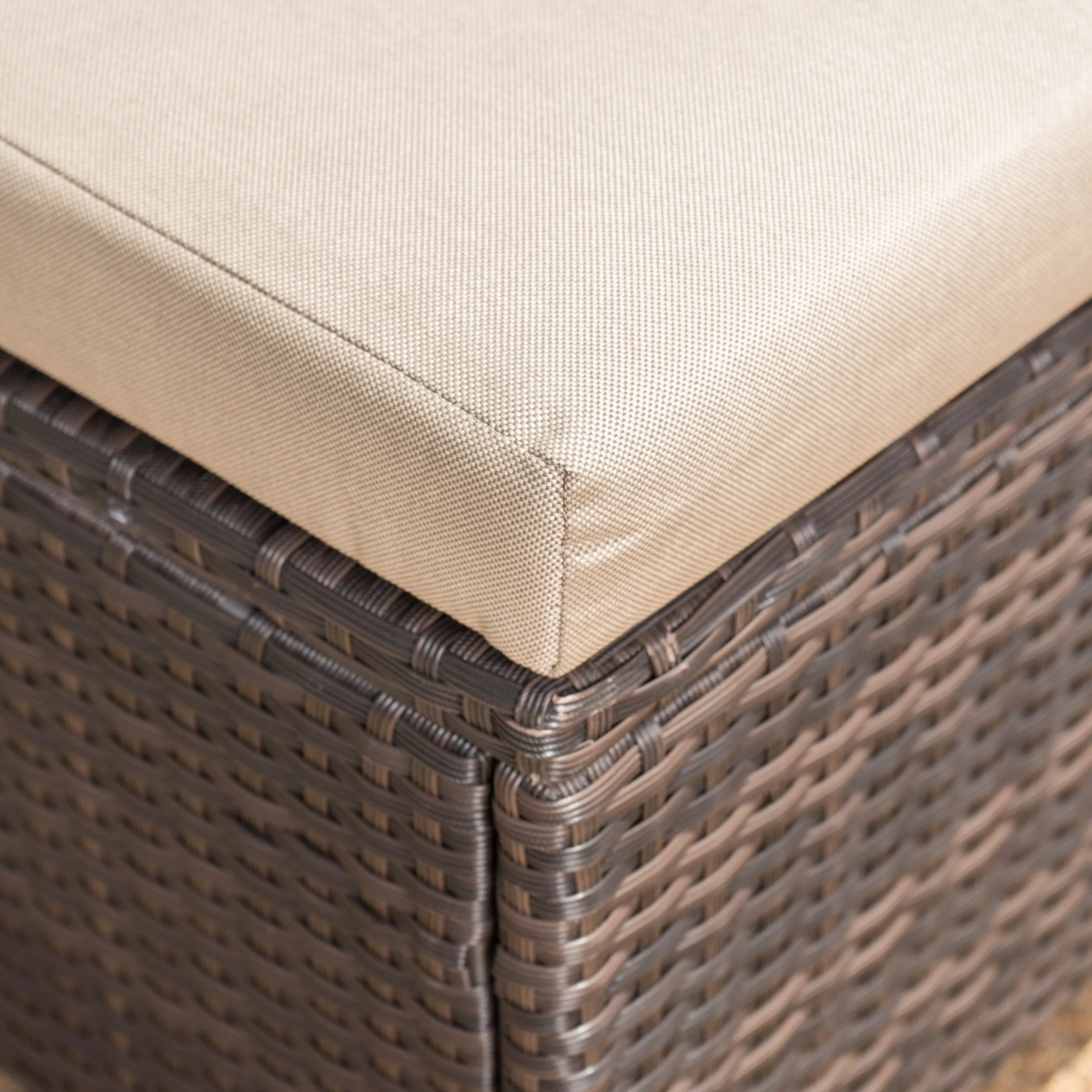 4-5-Seater Outdoor Sectional with Coffee Table - NH586003