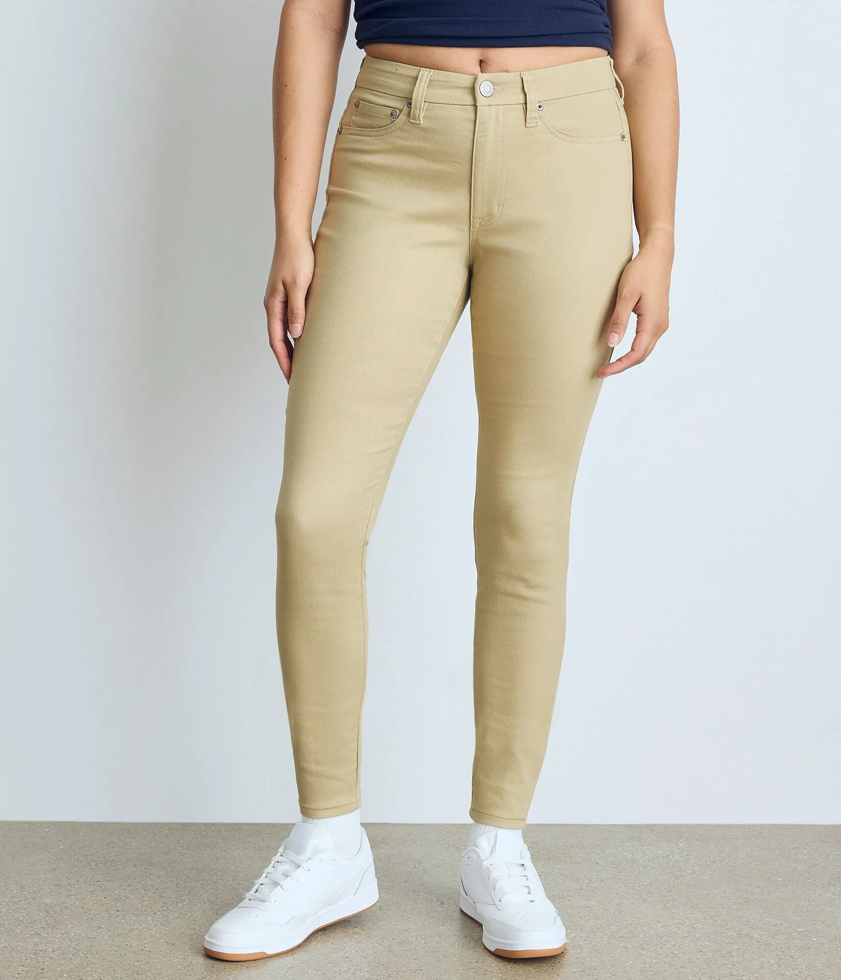 Aeropostale Womens Seriously Stretchy High-Rise Curvy Uniform Jegging