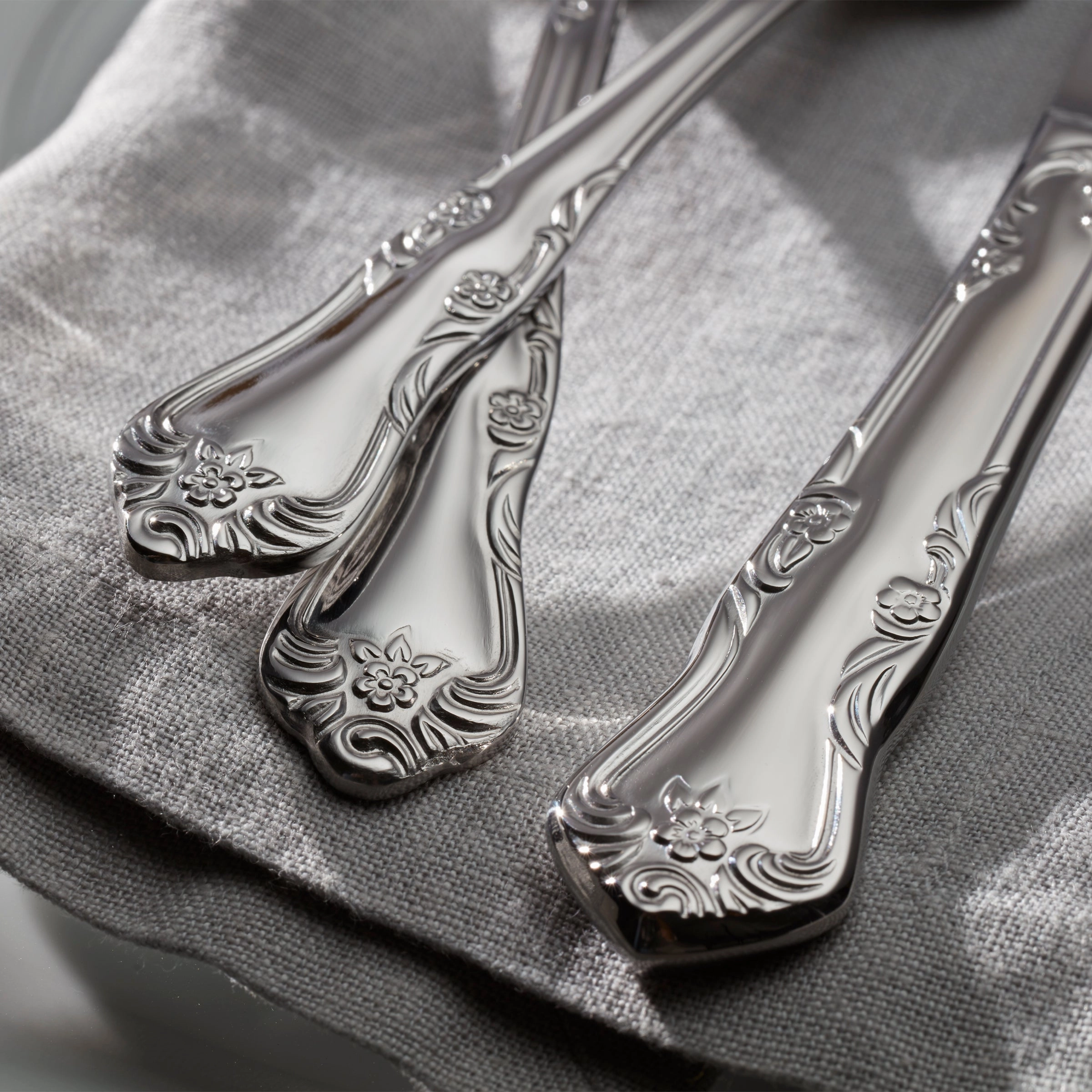 Azalea 20 Piece Flatware Set