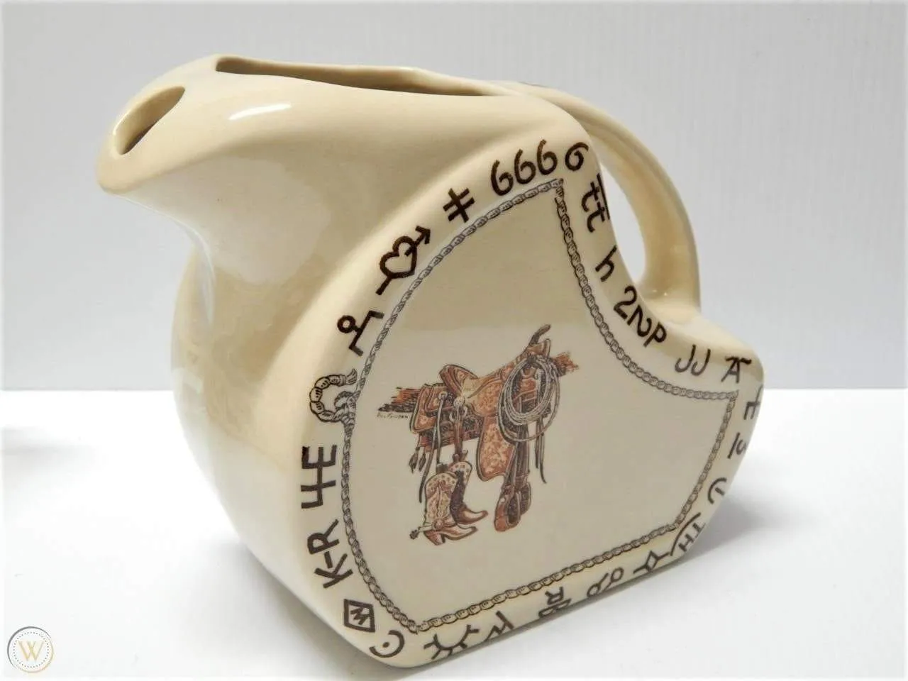 Boots & Brands Western China Pitcher toilet seat cover, slow close seat