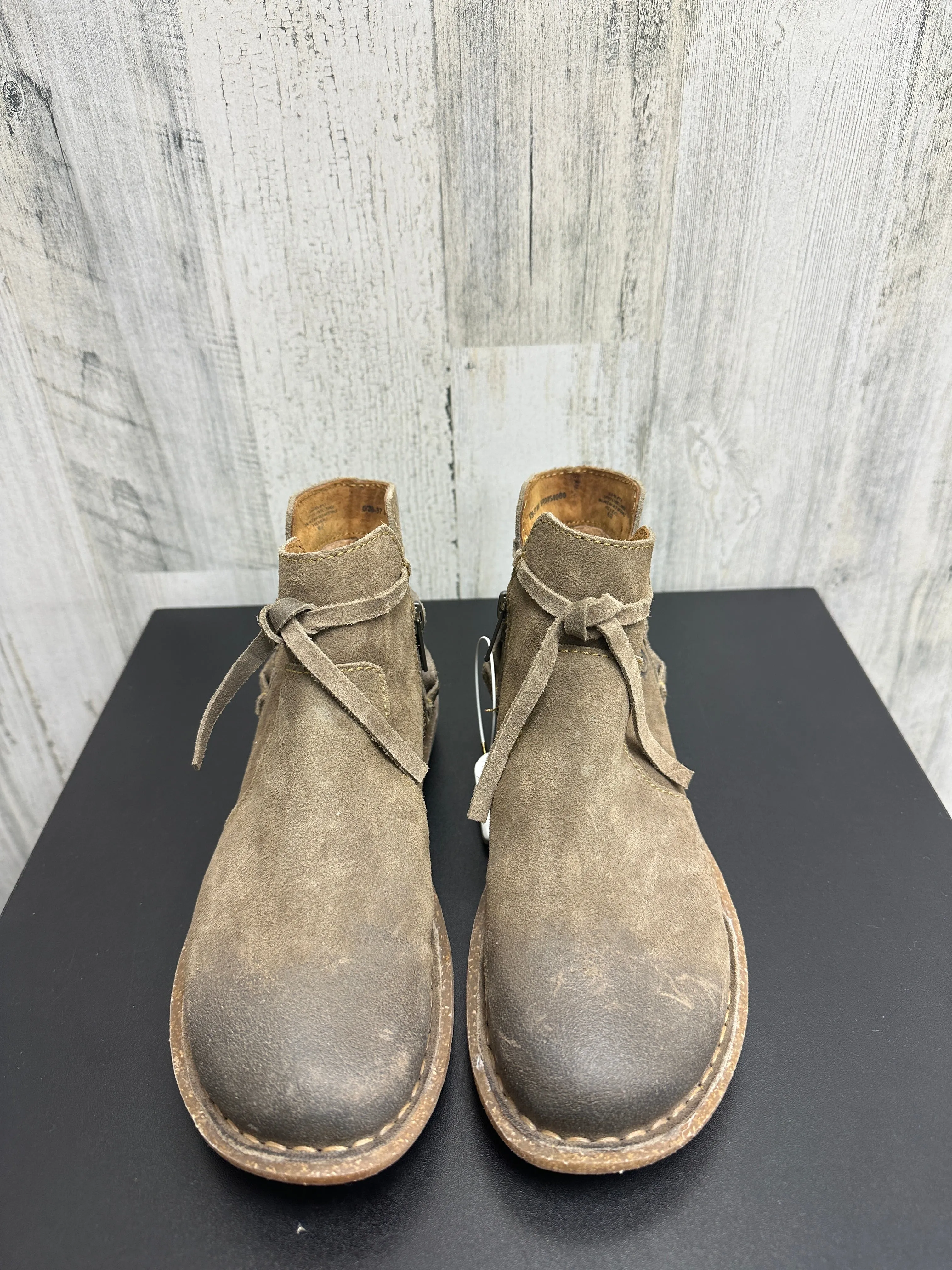 Boots Ankle Flats By Born  Size: 6 born