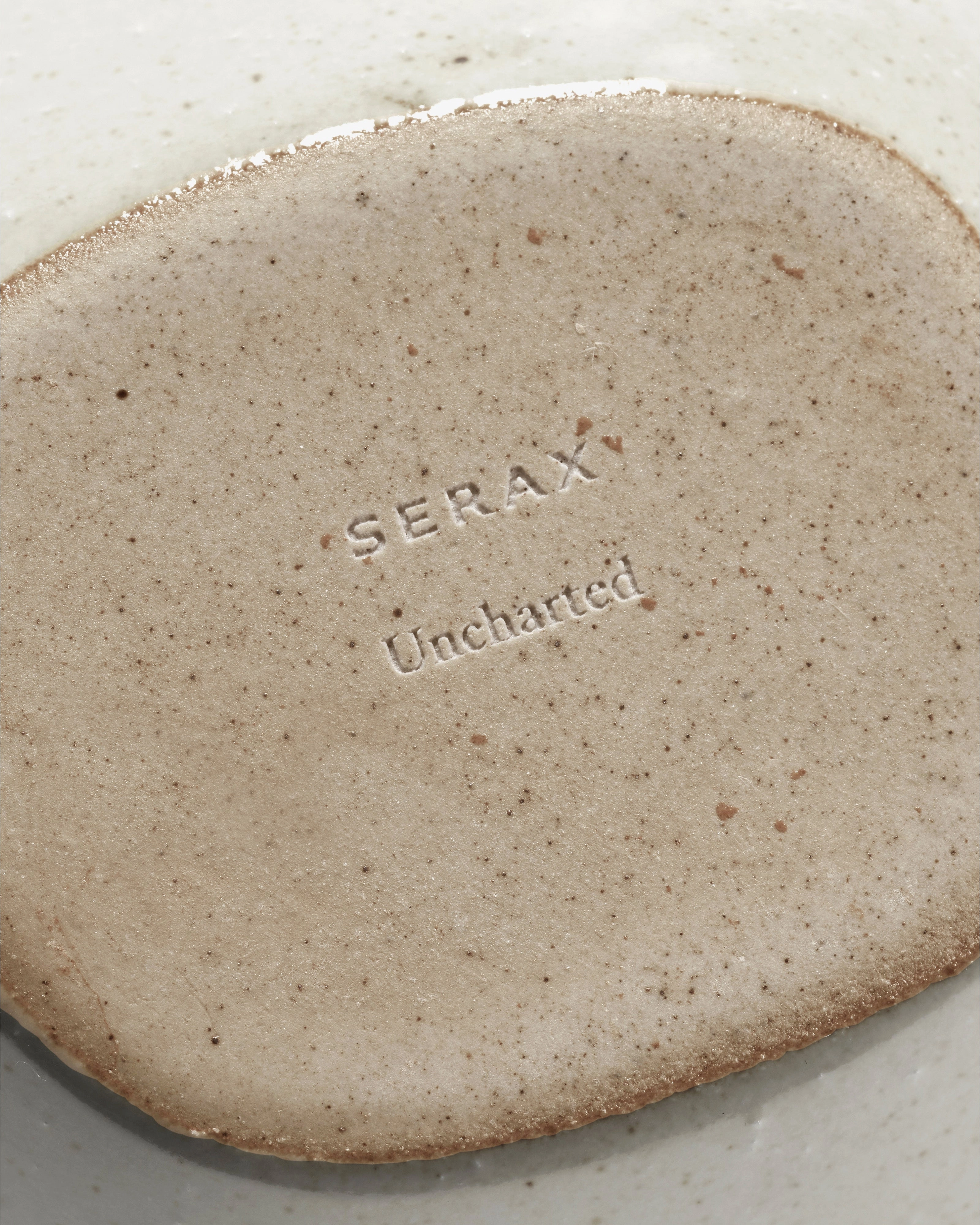 Breakfast plate off-white Out of lines