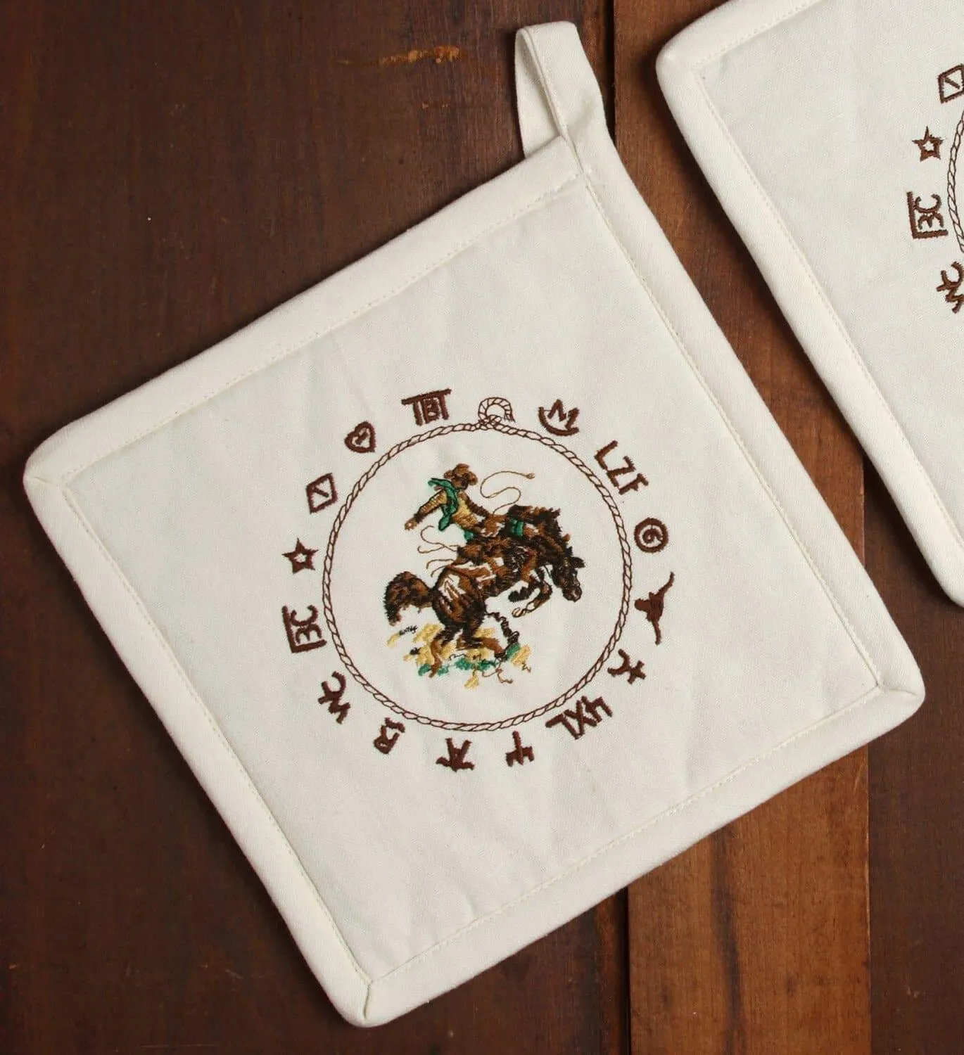 Bronc & Brands Embroidered Pot Holders blender, kitchen appliance