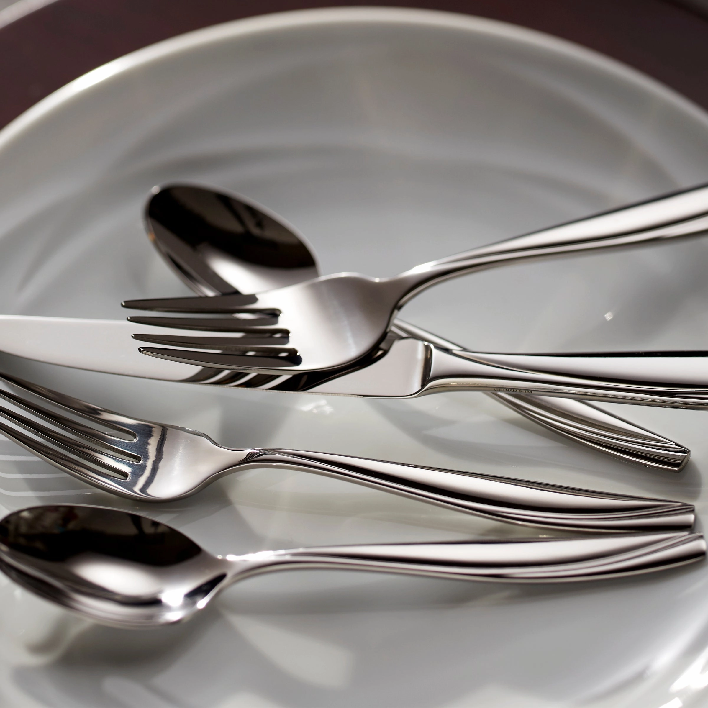 Camlynn Mirror 45 Piece Flatware Set