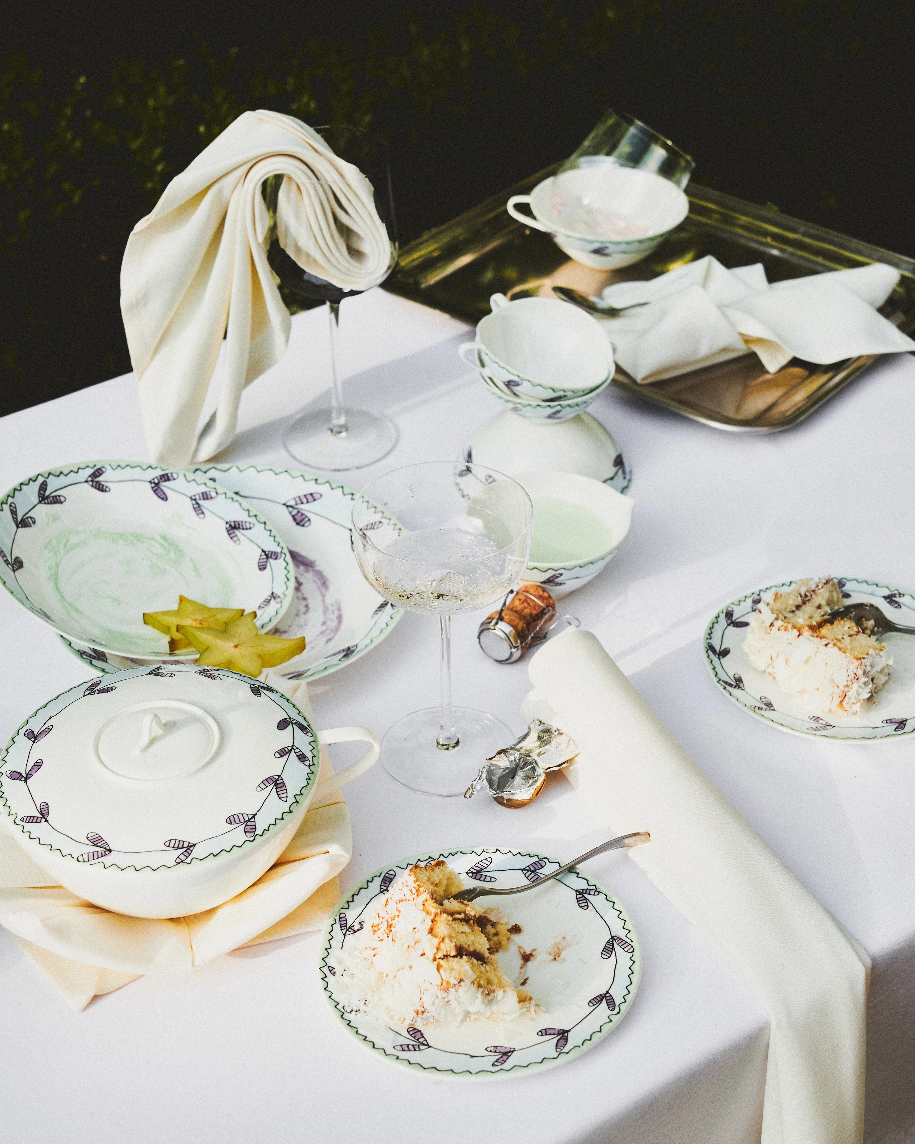 Cappuccino cup with saucer Blossom milk Midnight Flowers