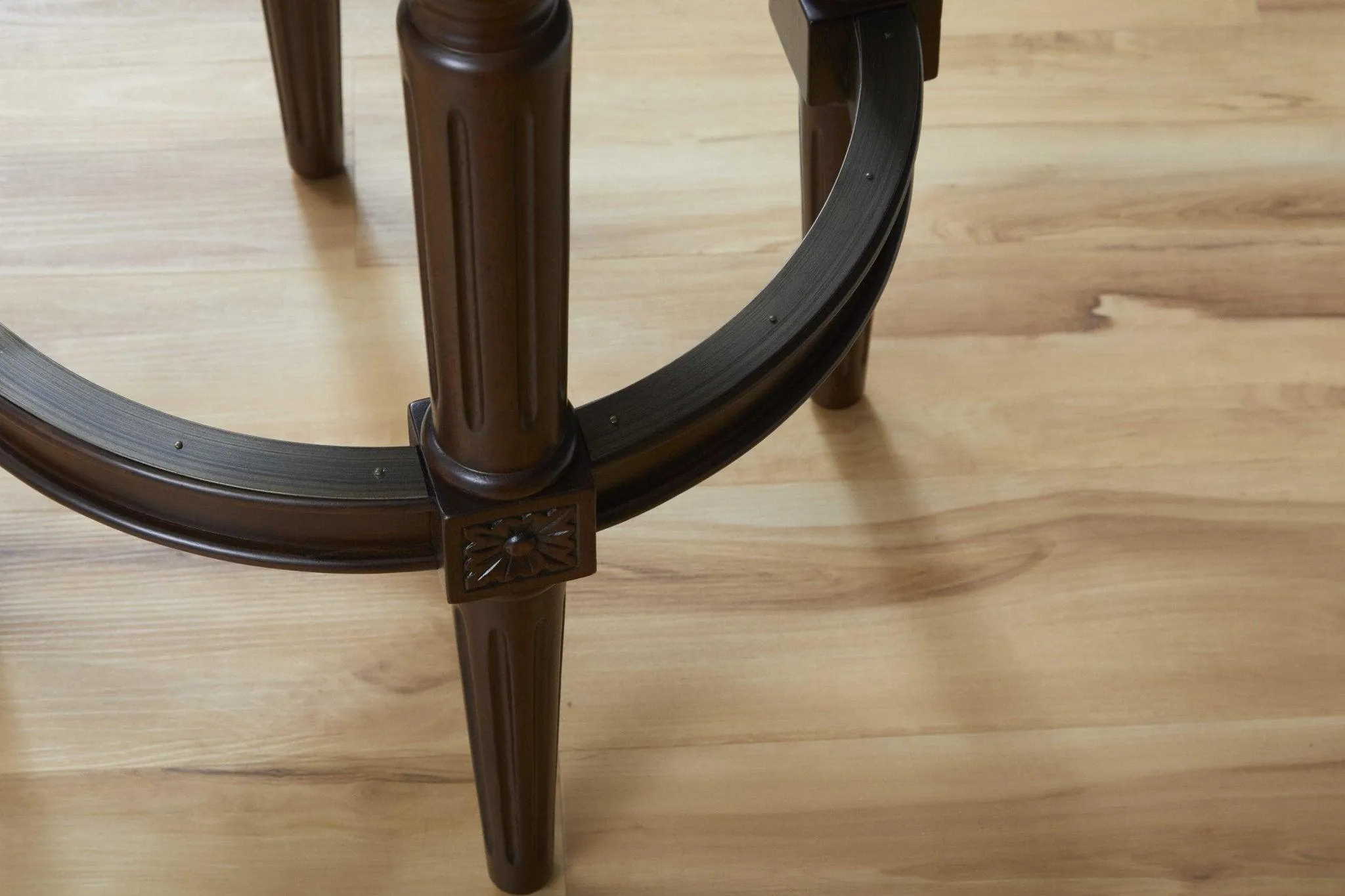 Cigar Lounge Swivel Bar Stools