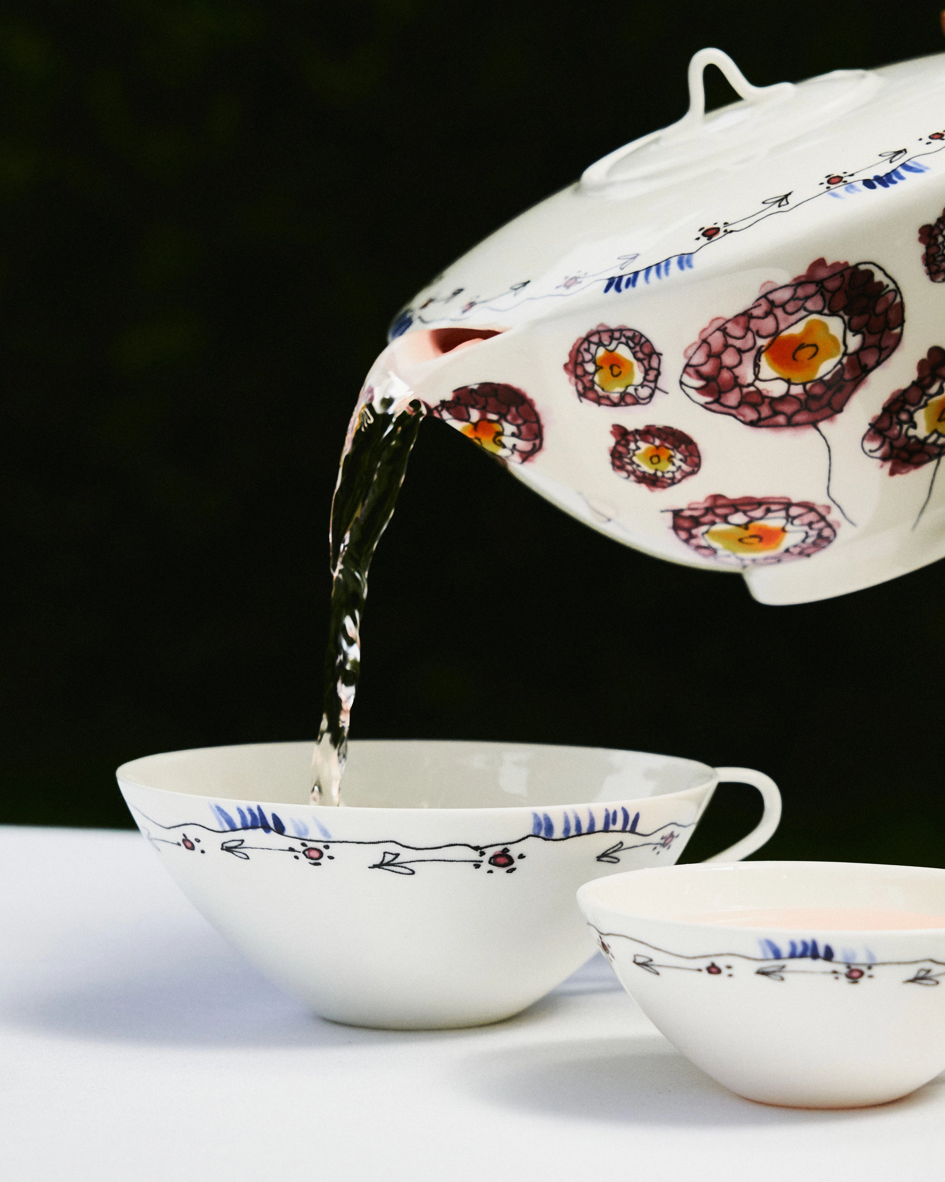 Coffee cup low Anemone milk Midnight Flowers