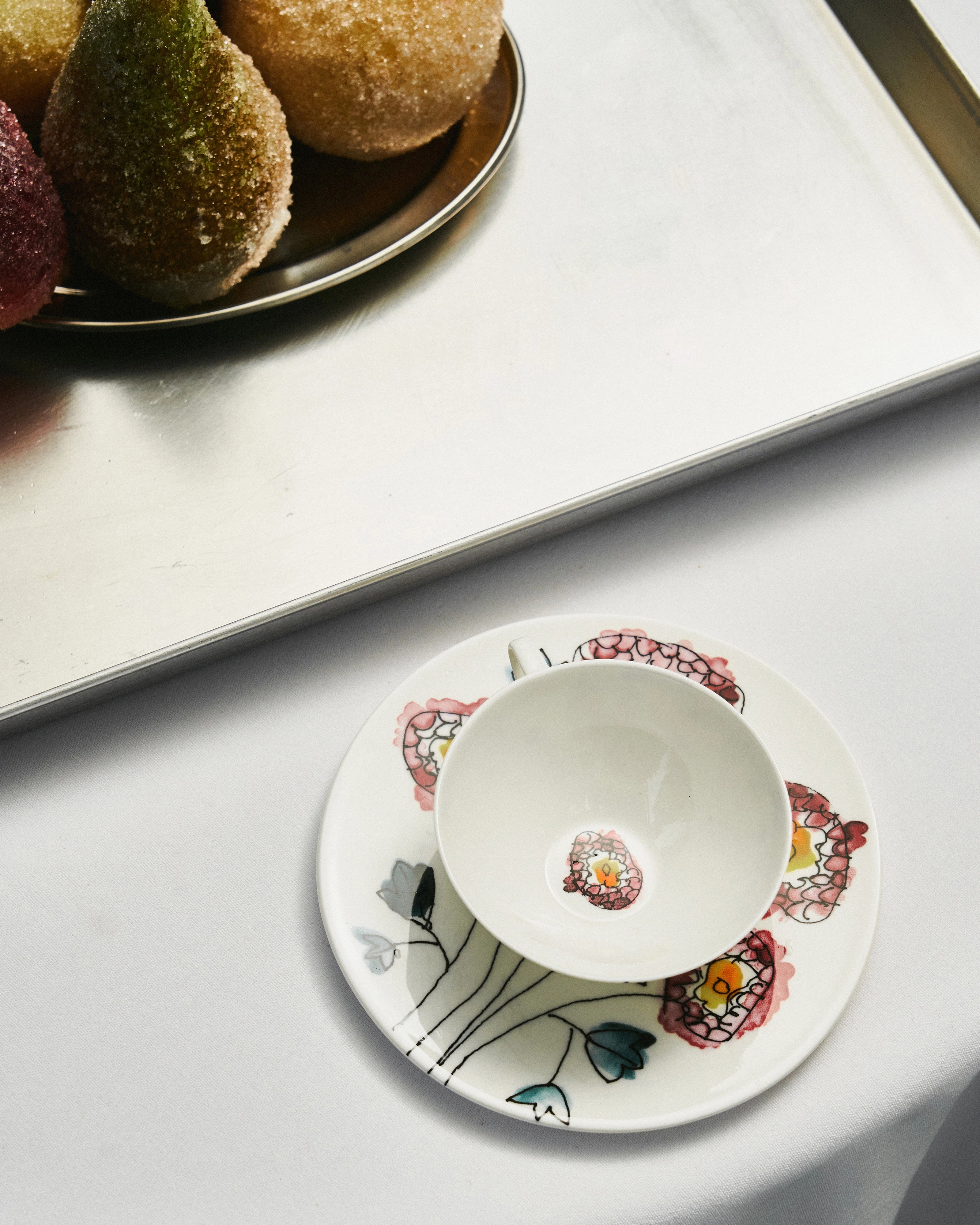 Coffee cup low with saucer Anemone milk Midnight Flowers