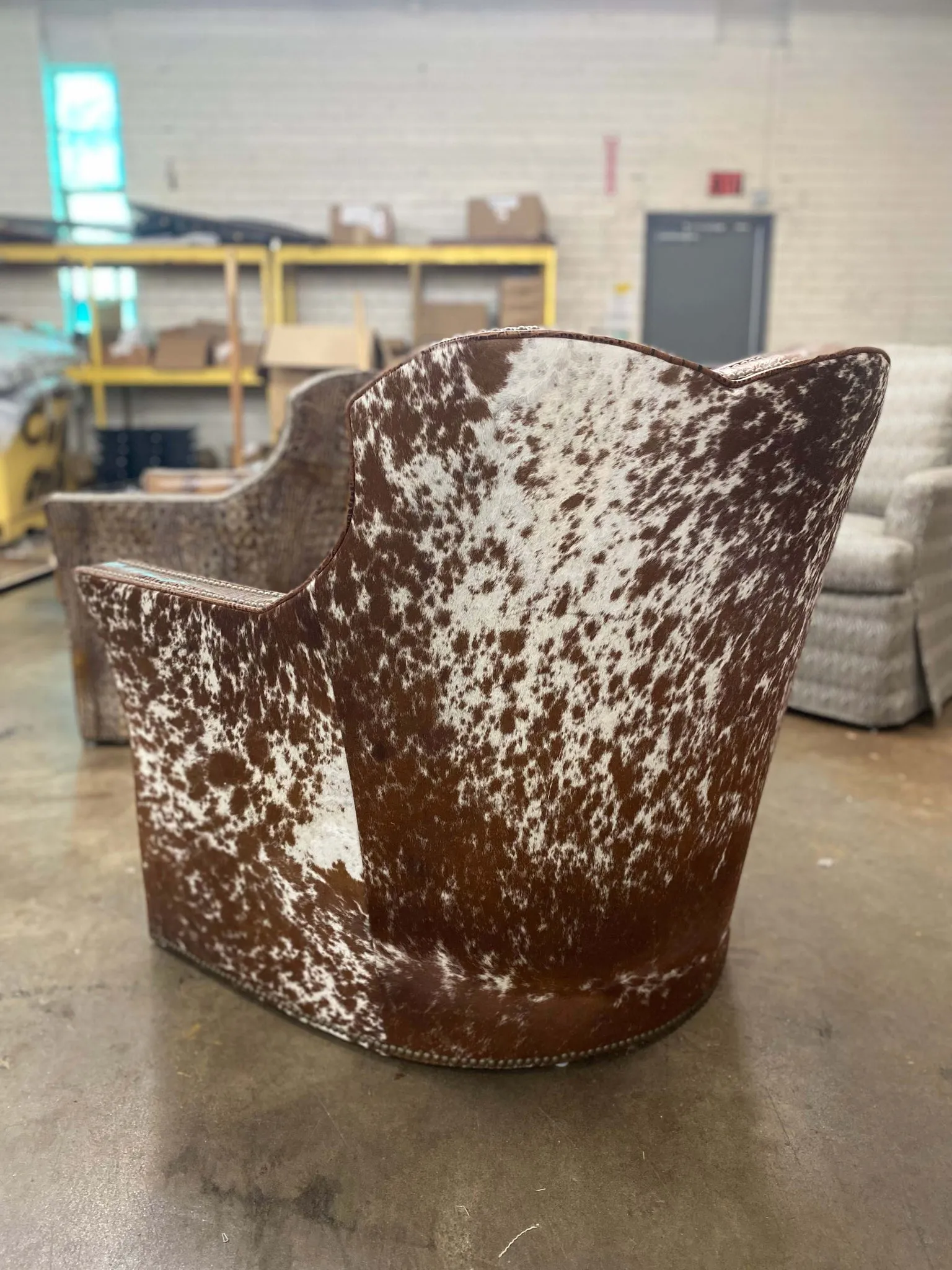 Cowhide & Leather Swivel Chair