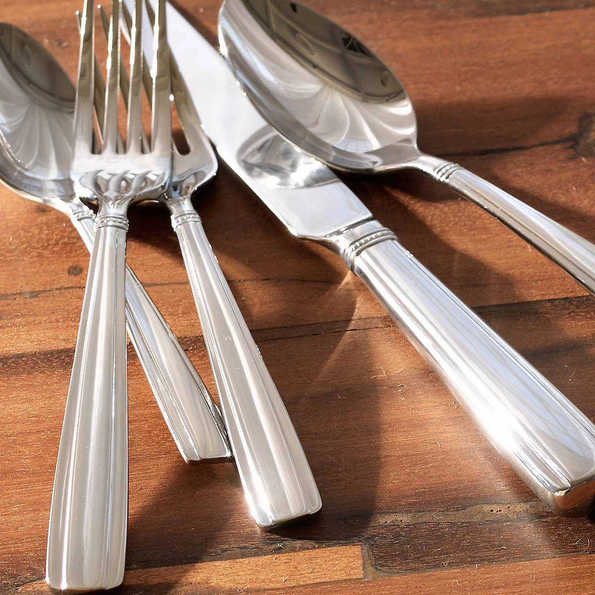 Crescendo II 65 Piece Flatware Set