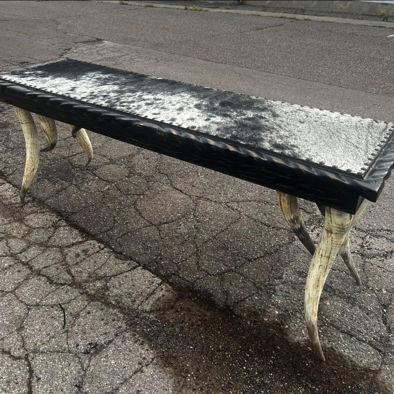 Custom Horn Leg Western Sofa Table gaming chair, computer chair