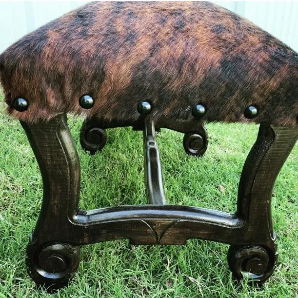 Customizable Cavanah Bench