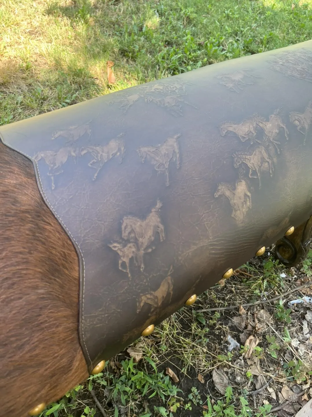 Customizable Cavanah Bench