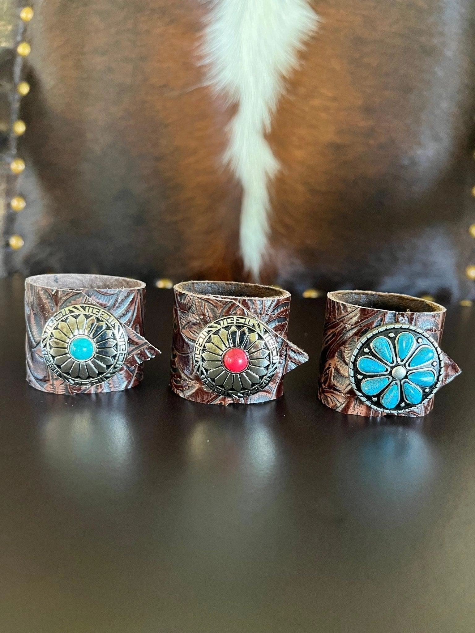 Dallas Tooled Leather Napkin Rings - Color Conchos