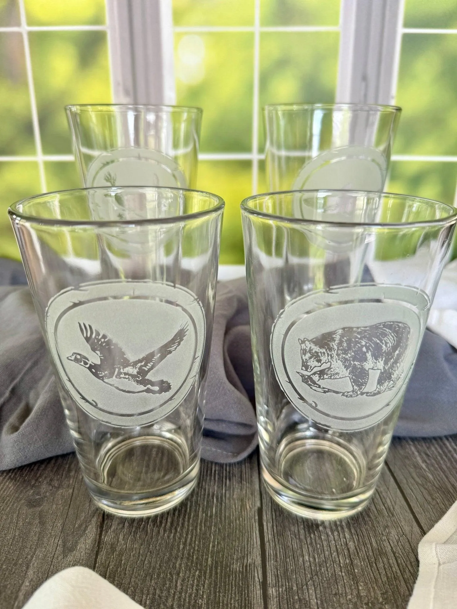 Deep-Etched Sand-Carved Wildlife Pint Glass Set