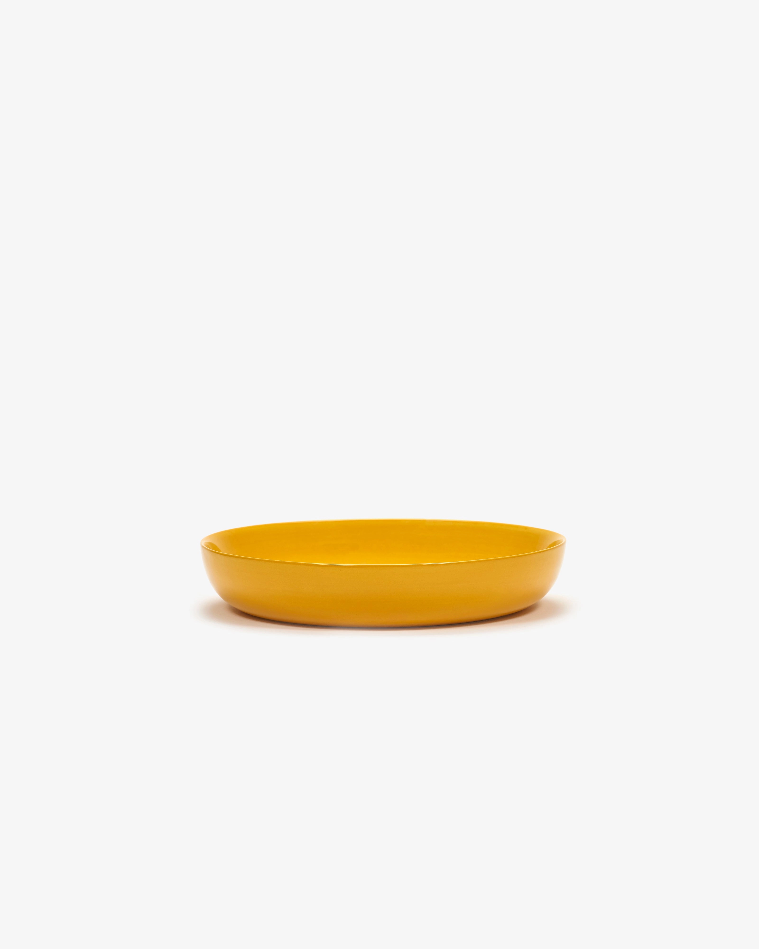 Deep plate yellow - black dots Feast