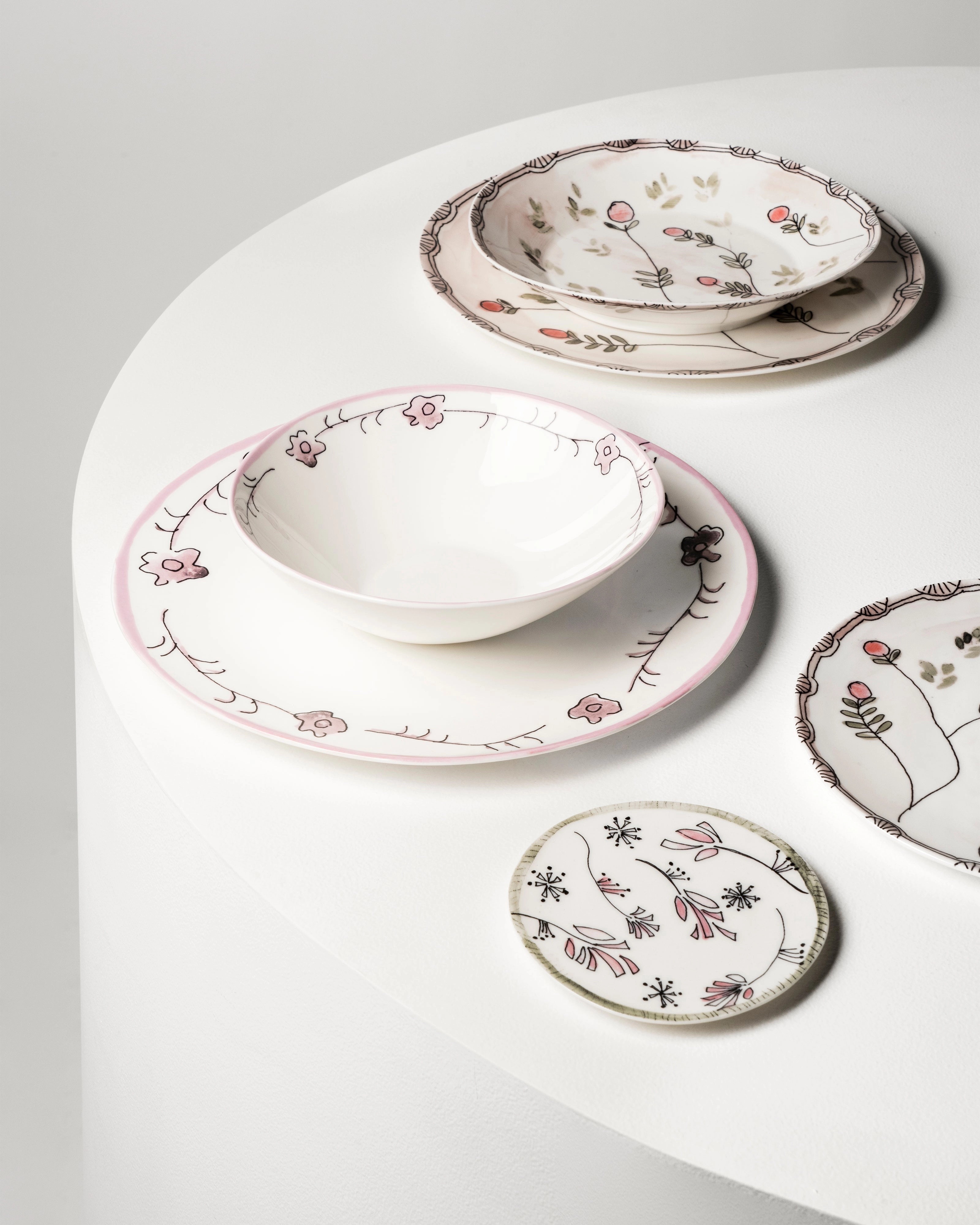 Dinner plate Dark viola Midnight Flowers