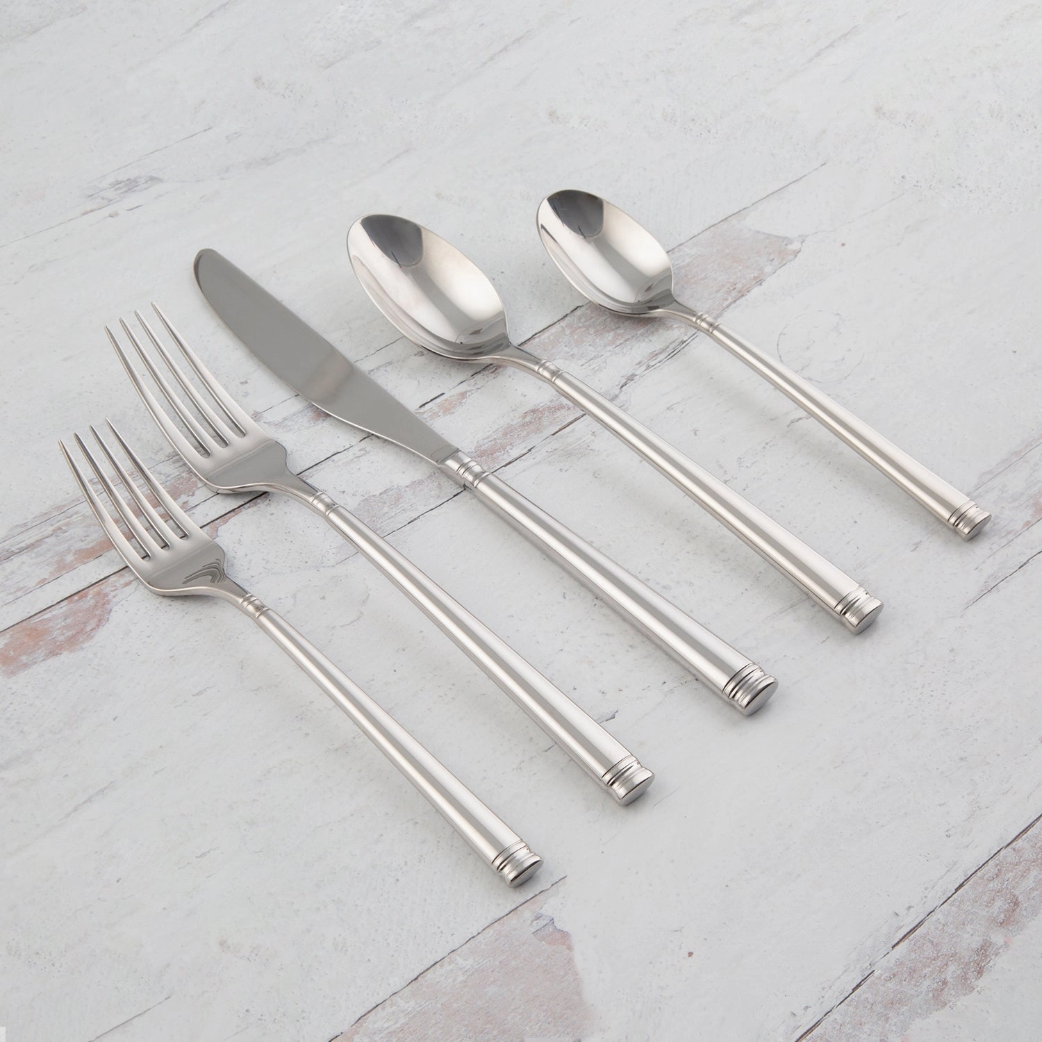 Emmy Mirror 20 Piece Flatware Set