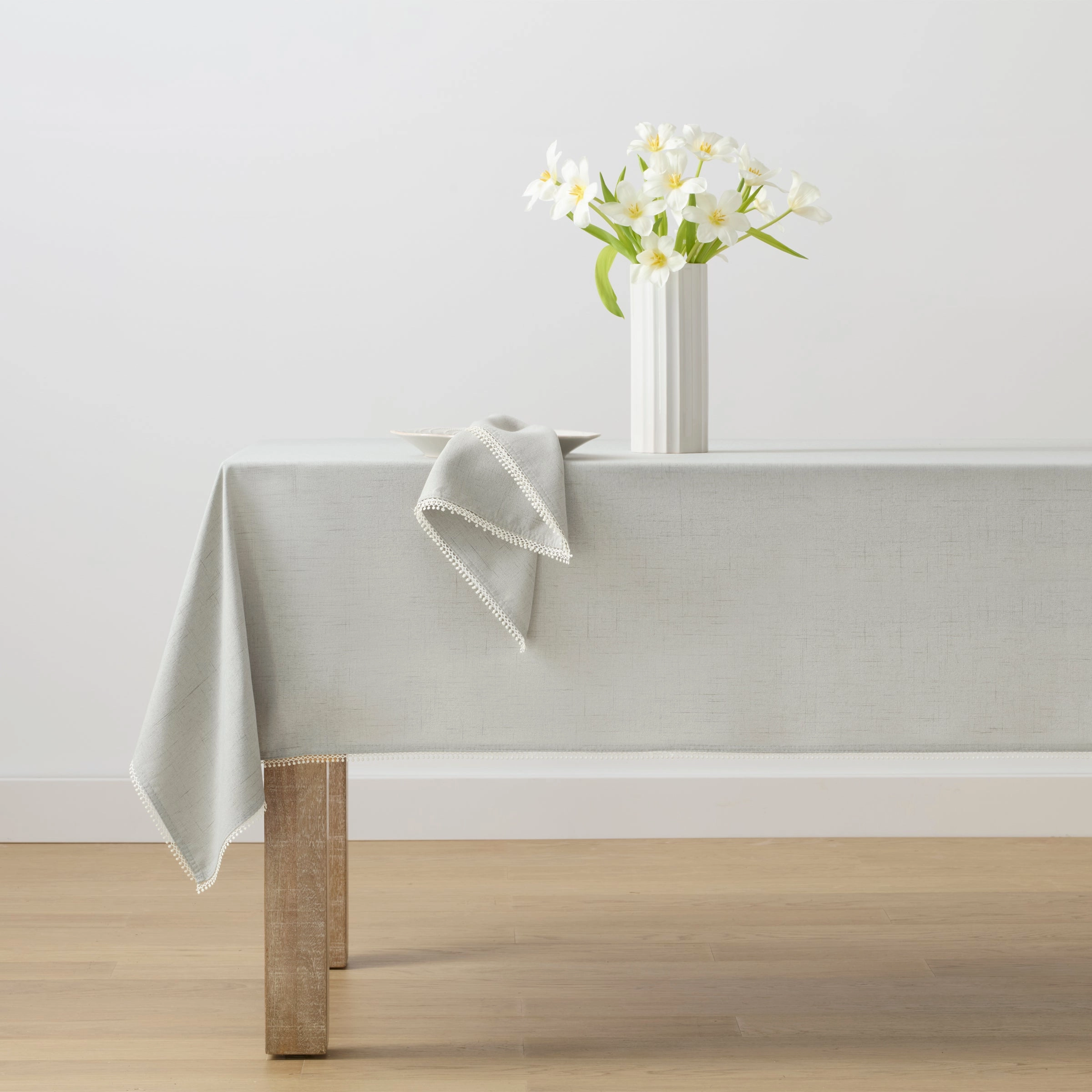 French Perle Dove Grey 60X84 Tablecloth