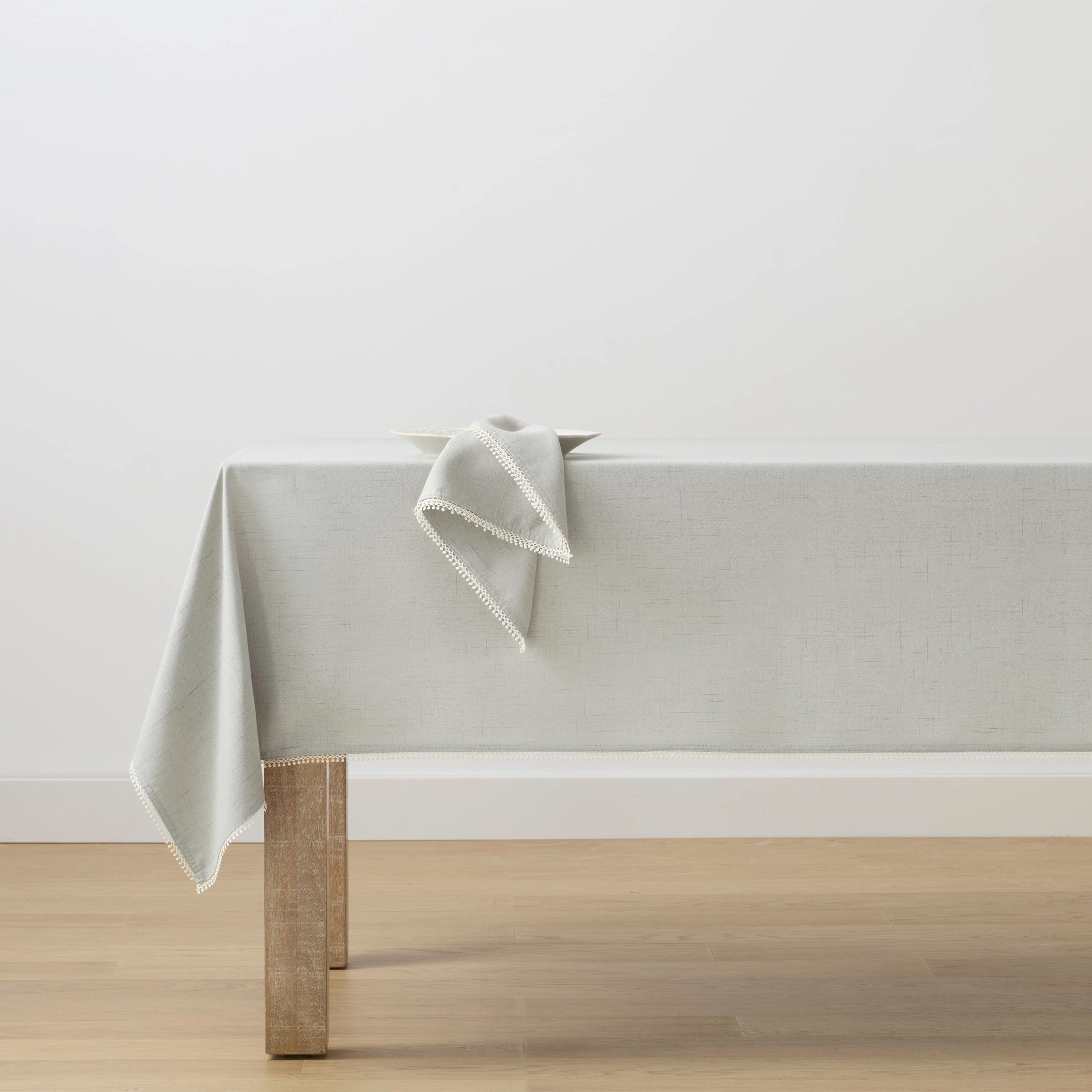 French Perle Dove Grey 60X84 Tablecloth
