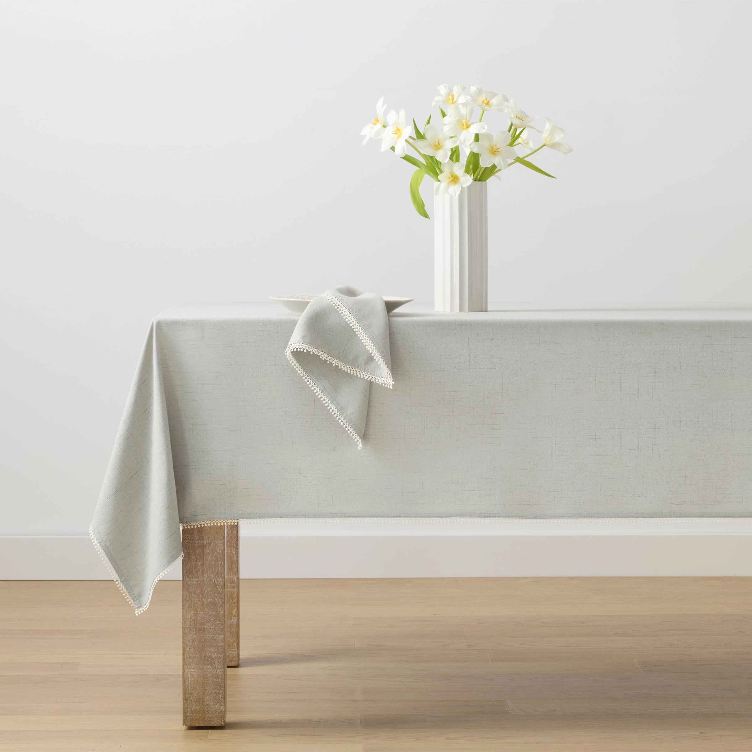 French Perle Dove Grey 60X84 Tablecloth