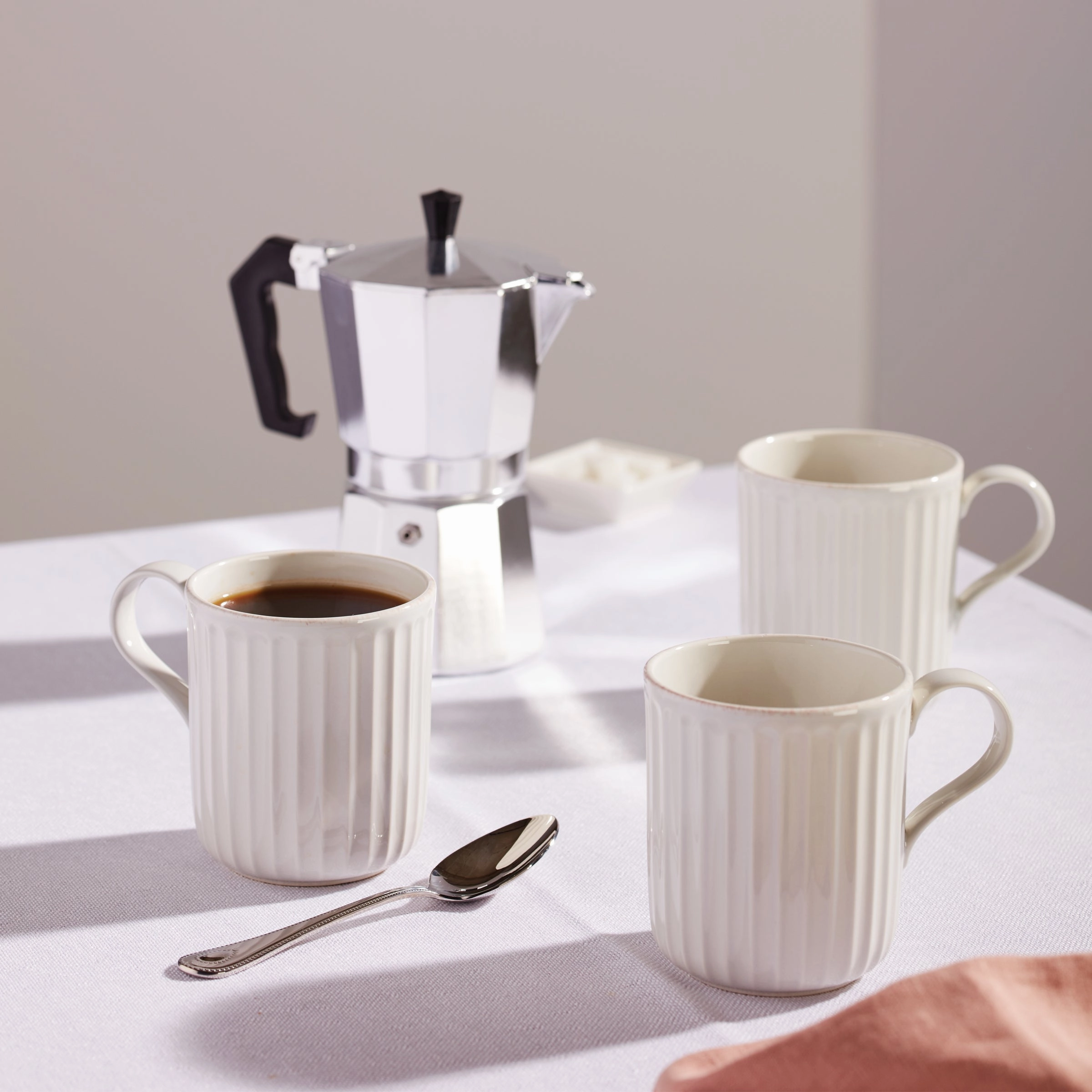 French Perle Scallop Mugs - Set of 4