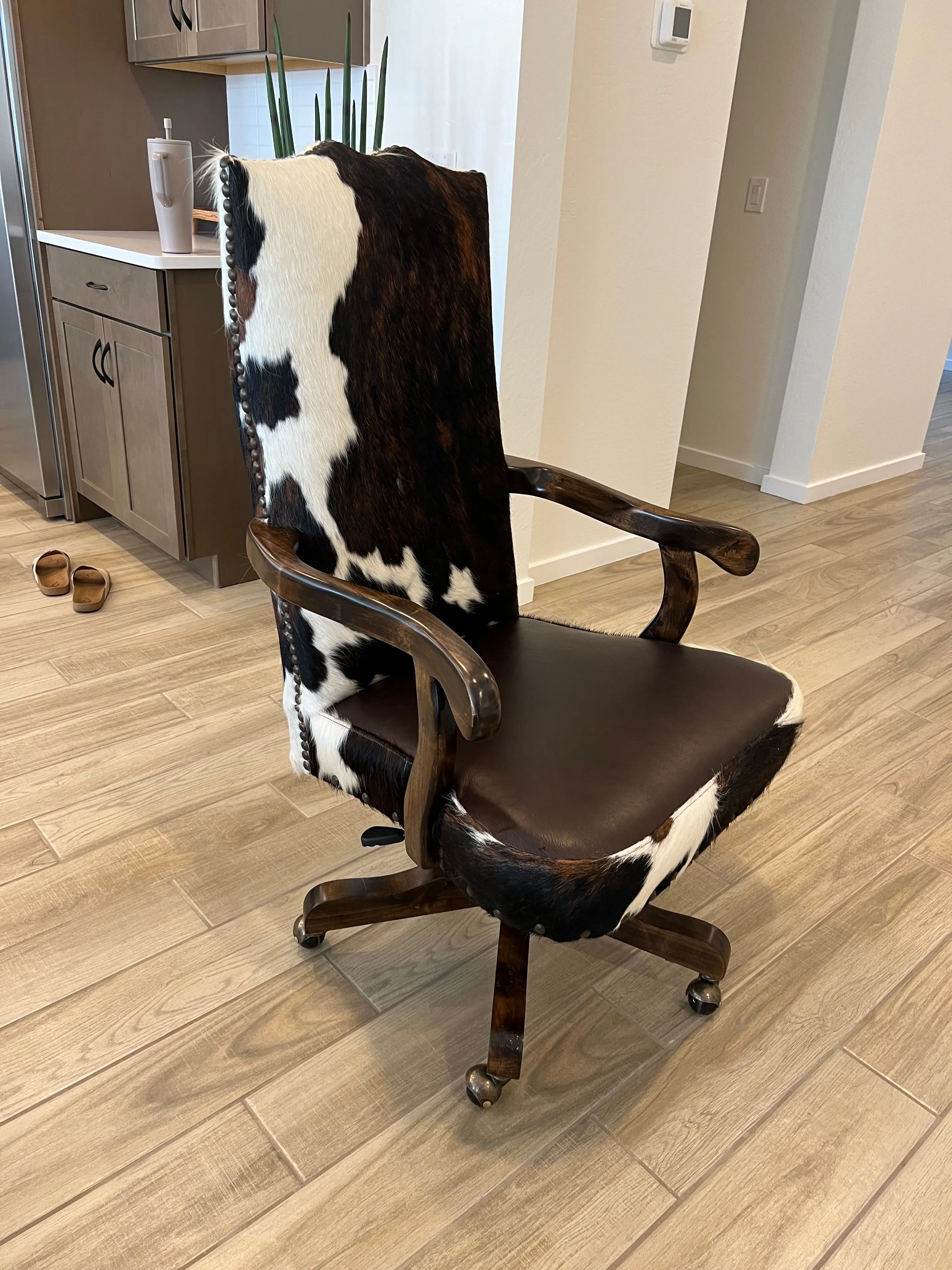 Full Back Tri Color Cowhide Office Chair