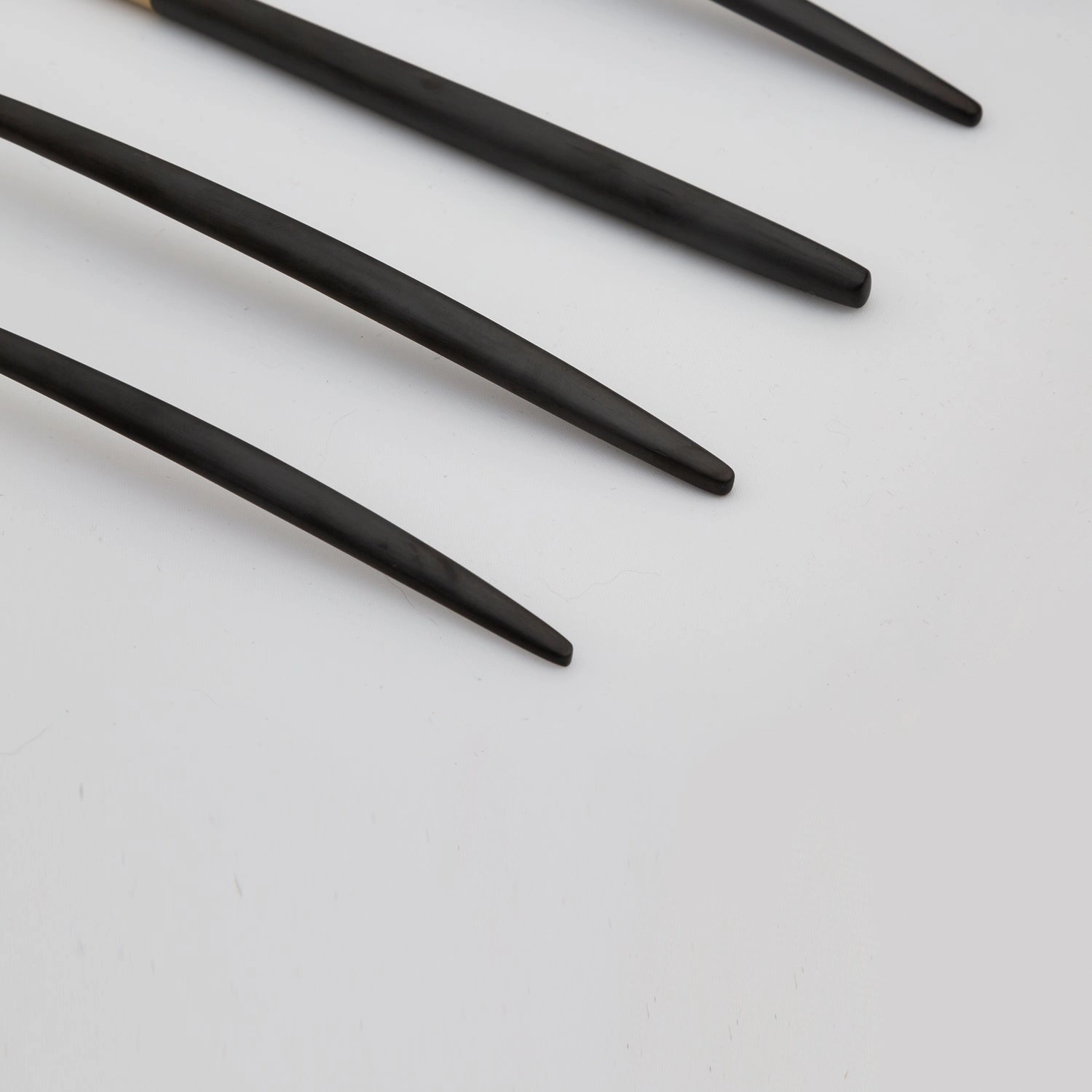 Gaze Black Champagne Satin 20 Piece Flatware Set