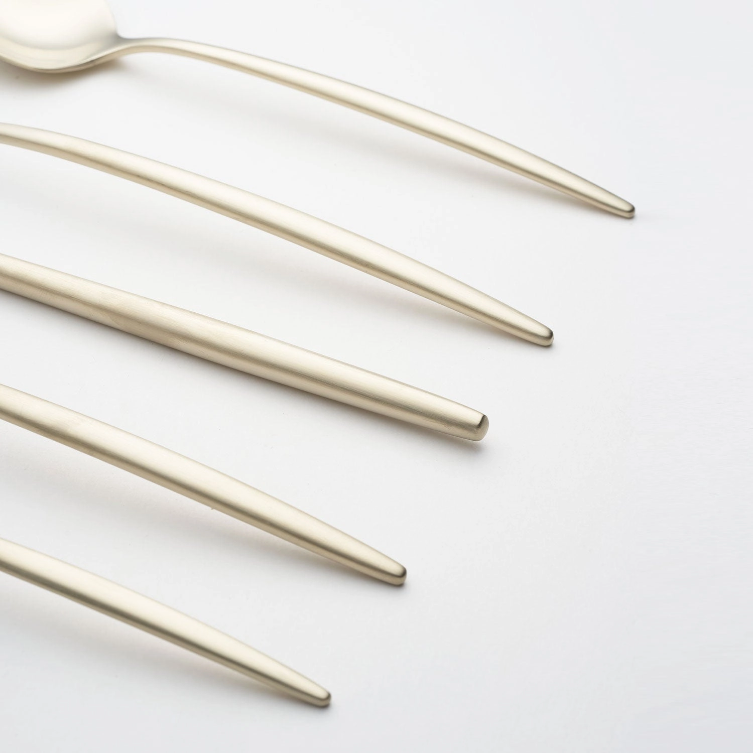 Gaze Champagne Satin 20 Piece Flatware Set