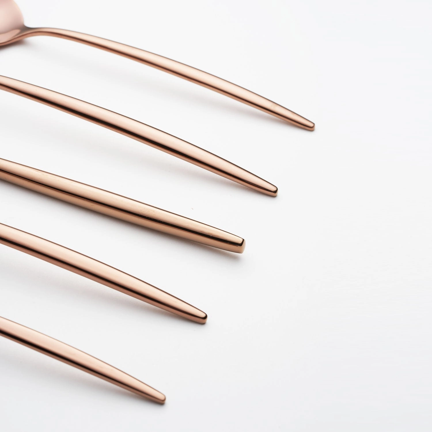 Gaze Copper Mirror 20 Piece Flatware Set
