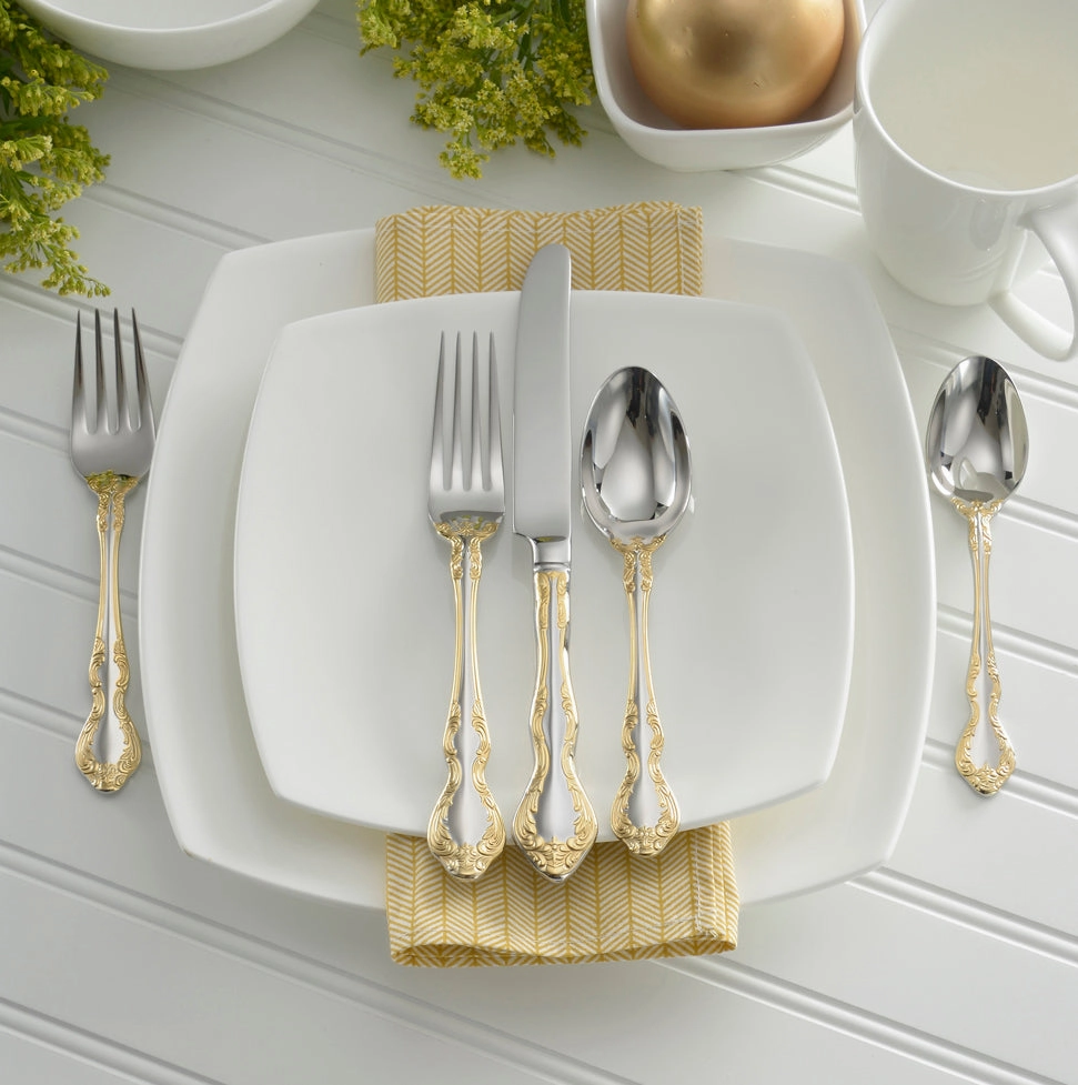 Golden Mandolina 45 Piece Flatware Set