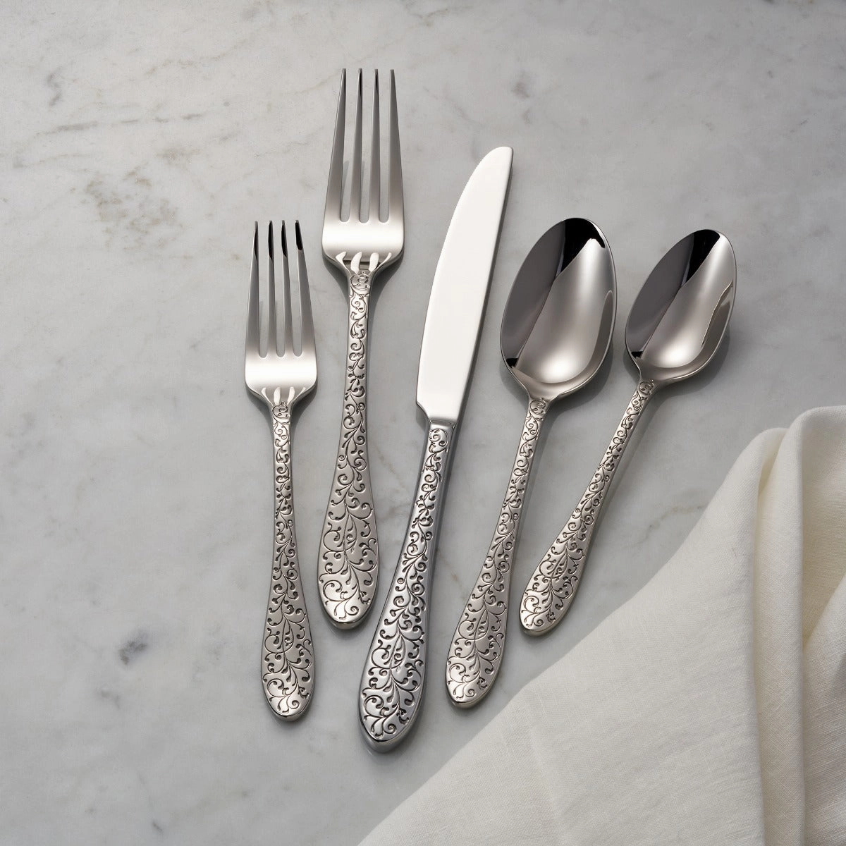 Ivy Flourish 20 Piece Flatware Set