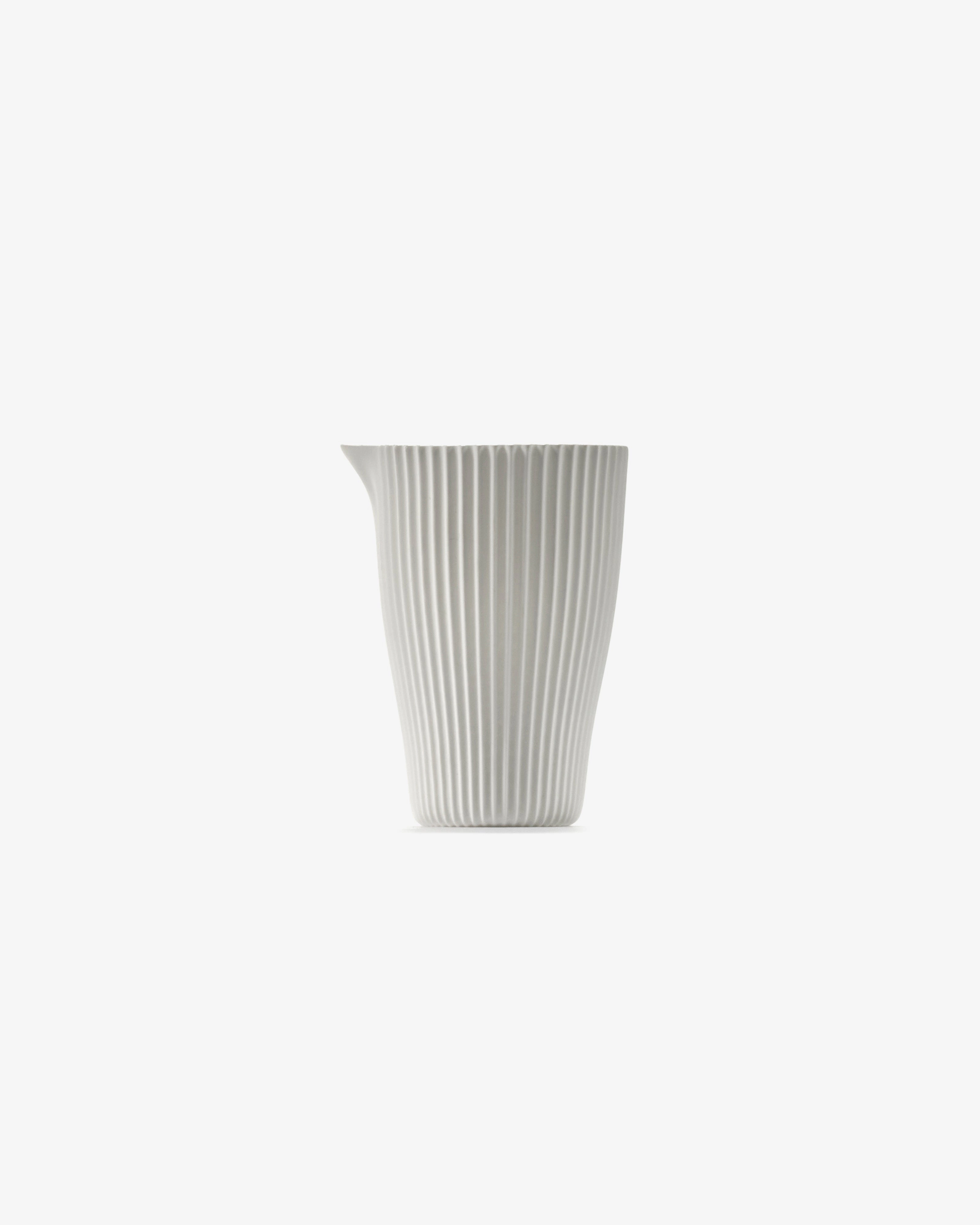 Jug M white Nido