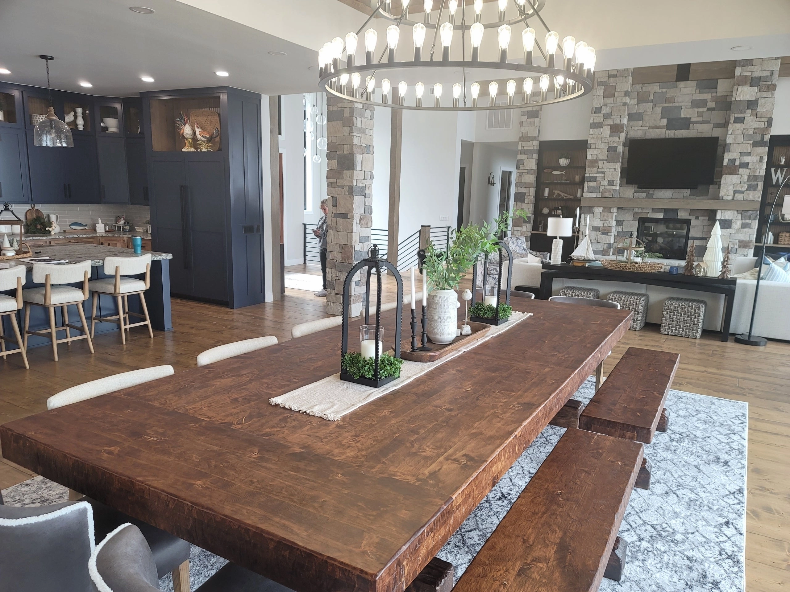 Knotty Alder Wood Rustic Dining Tables