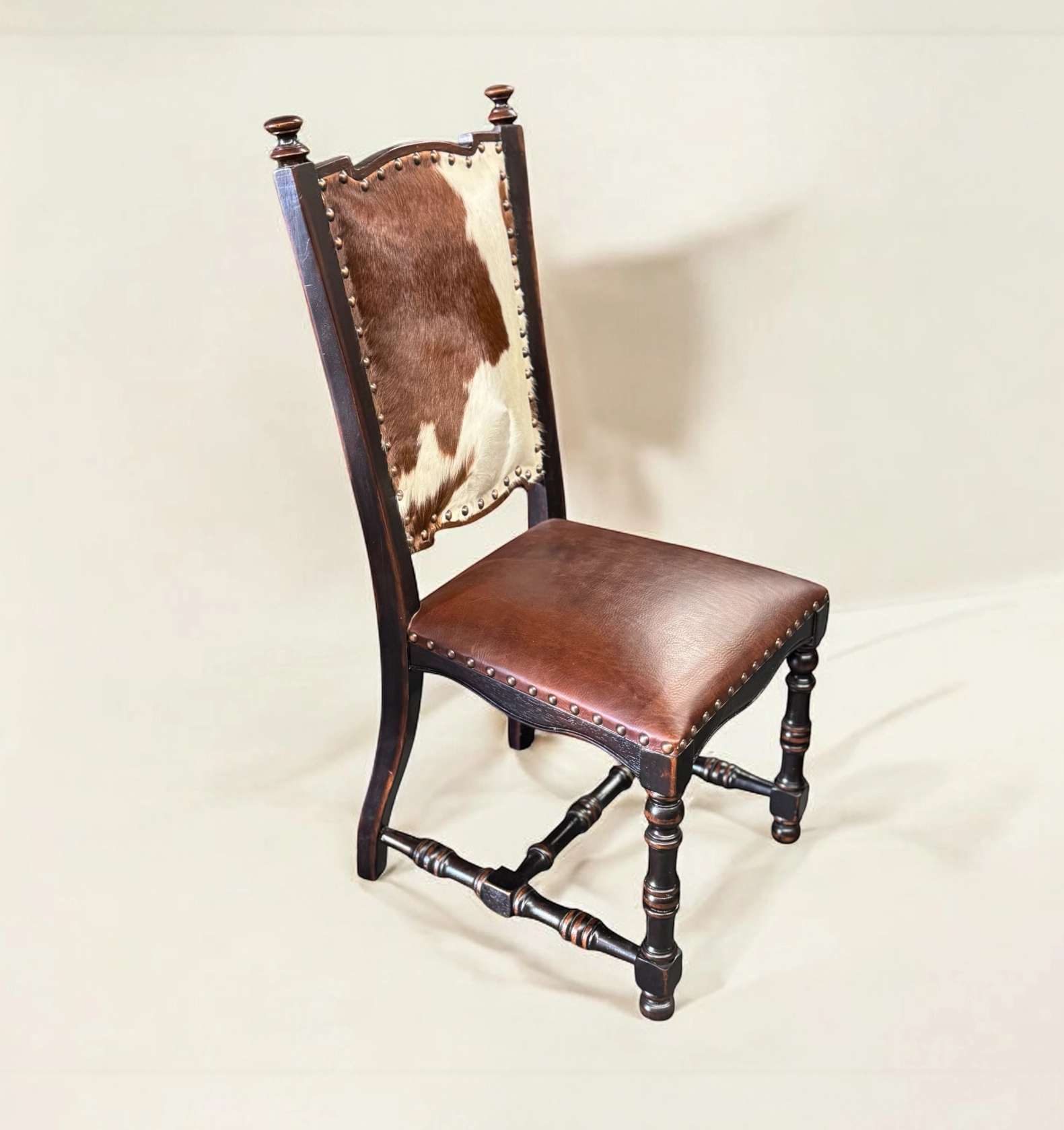 La Casa Peruvian Leather Dining Chair glassware set, wine glass