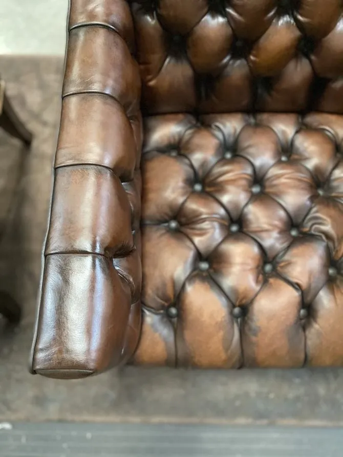 Leather Tufted Guest Chair