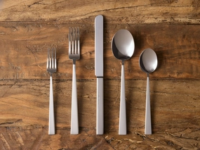 Maddox Five Piece Place Setting