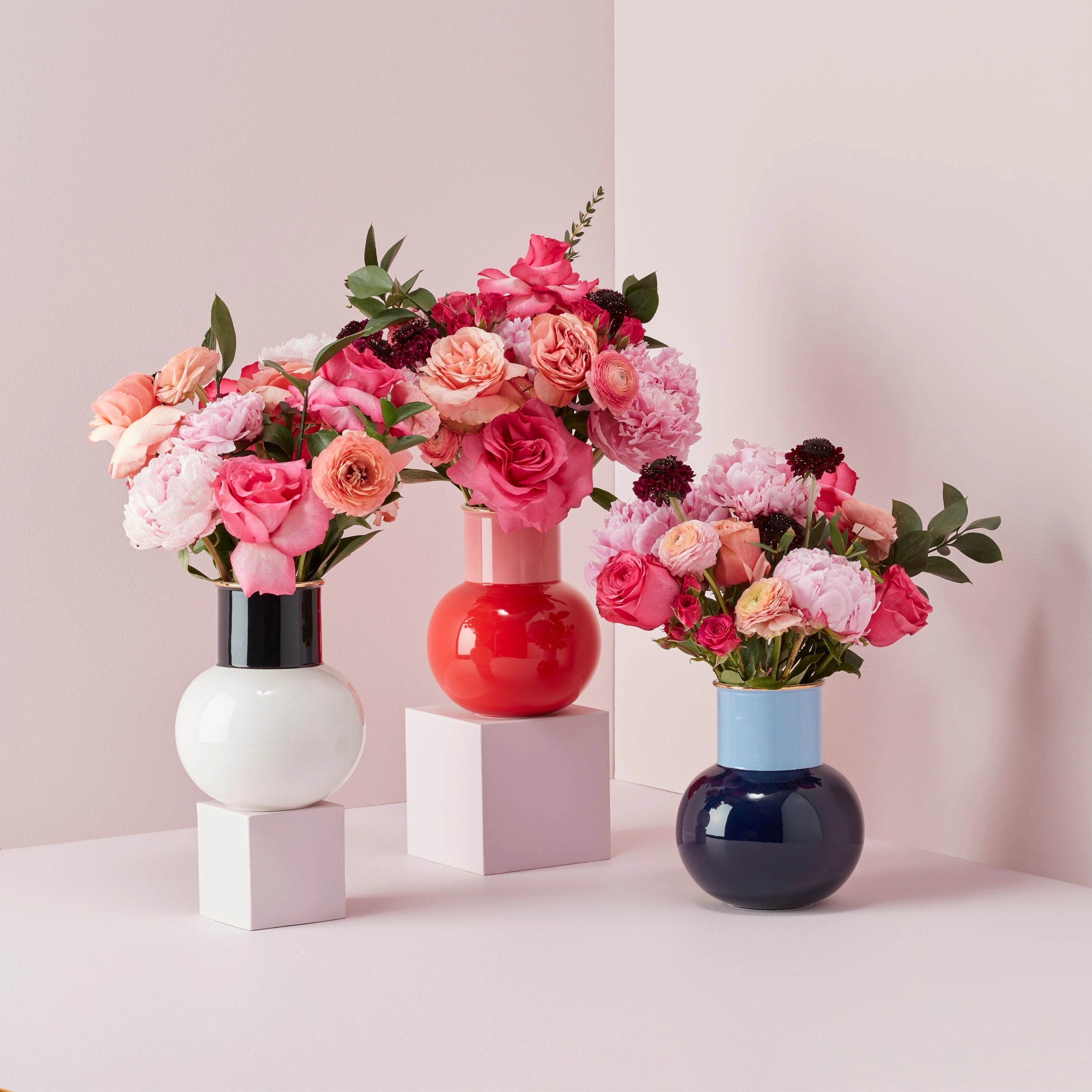 Make It Pop White & Black Bouquet Vase