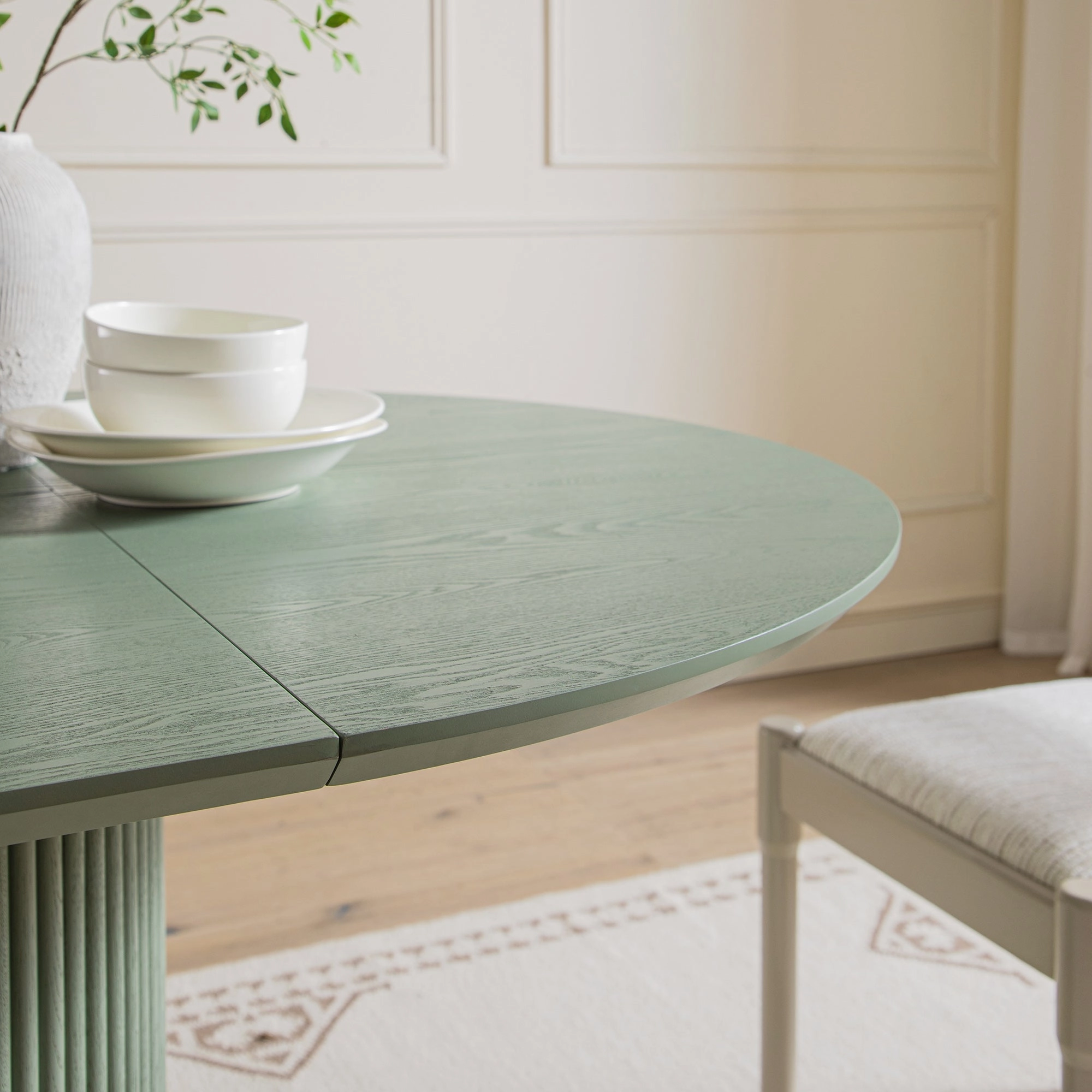 Maru Round 4-6 Seater Extending Oak Pedestal Dining Table, Sage Green
