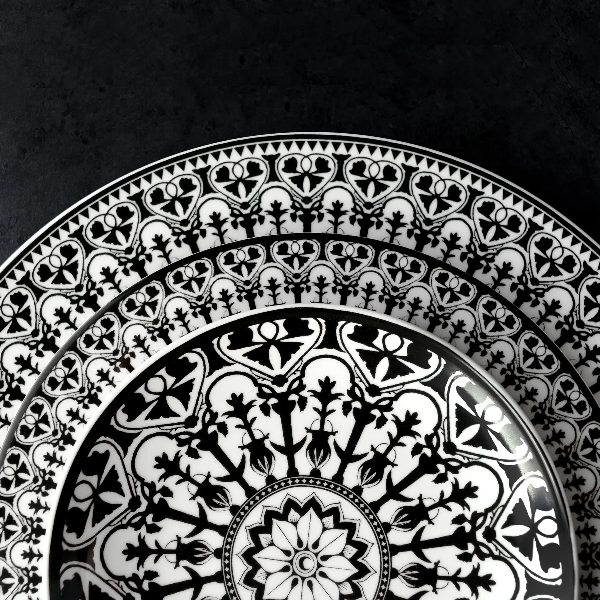 Matriarch Black & White Porcelain Dinner Plate