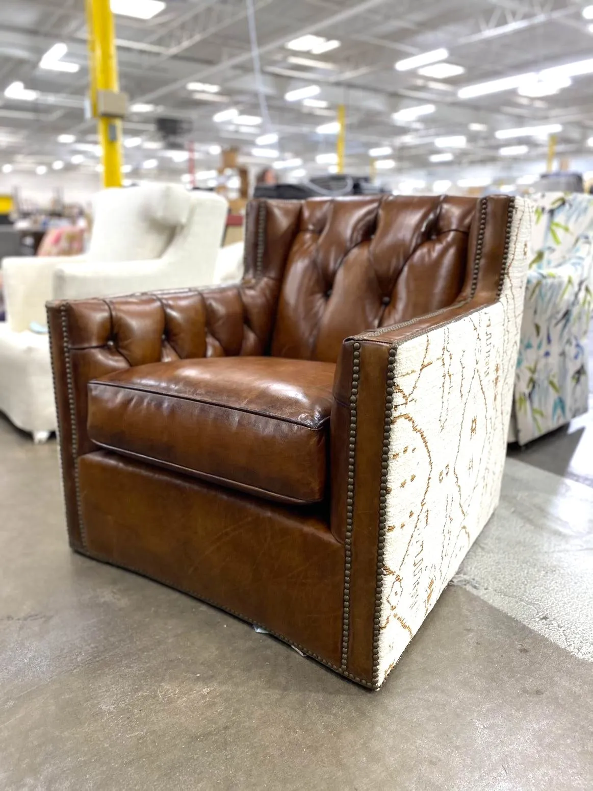 Mesa Tufted Swivel Chair gaming chair, computer chair