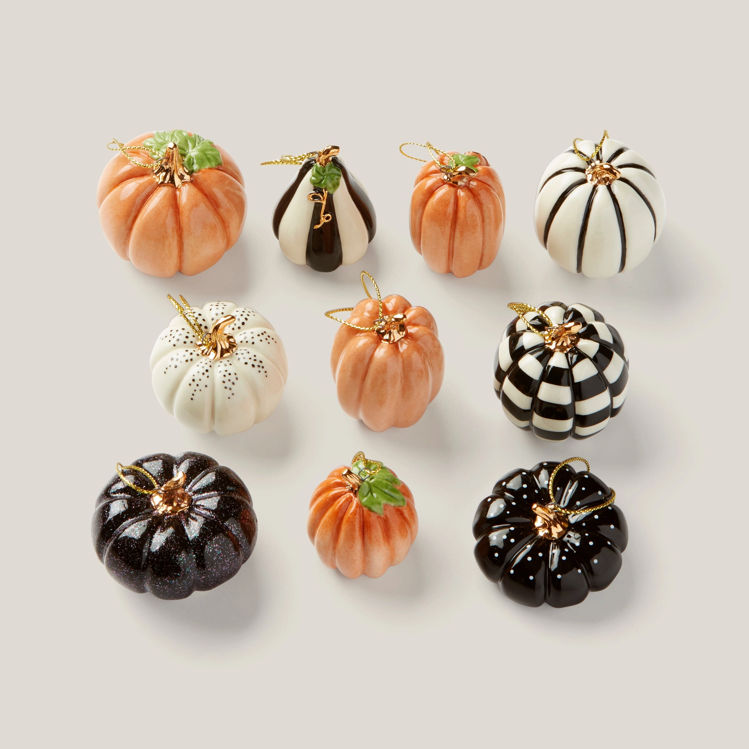 Mini Pumpkin 11-Pc Ornament & Tree Set