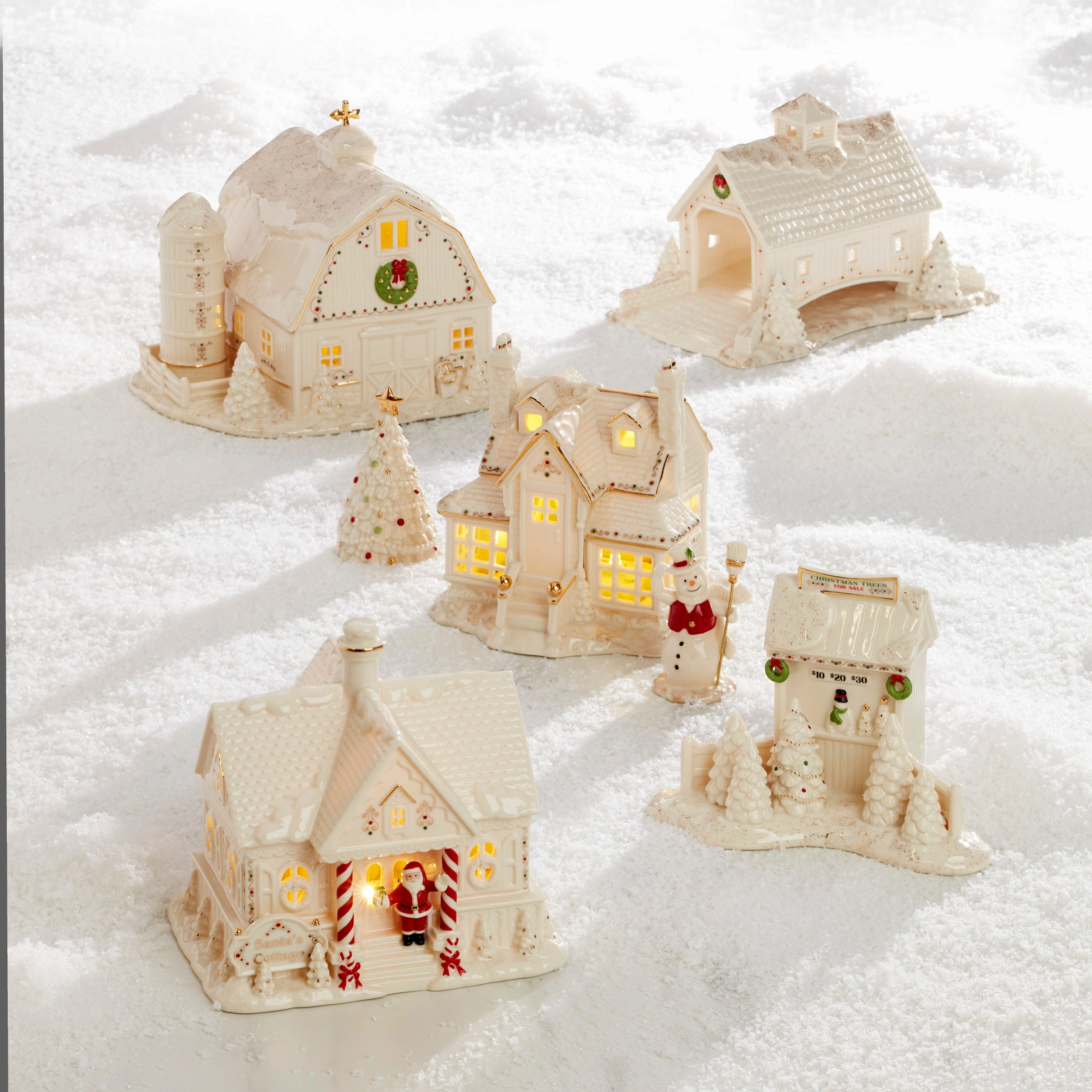 Mistletoe Park Lit Barn Figurine