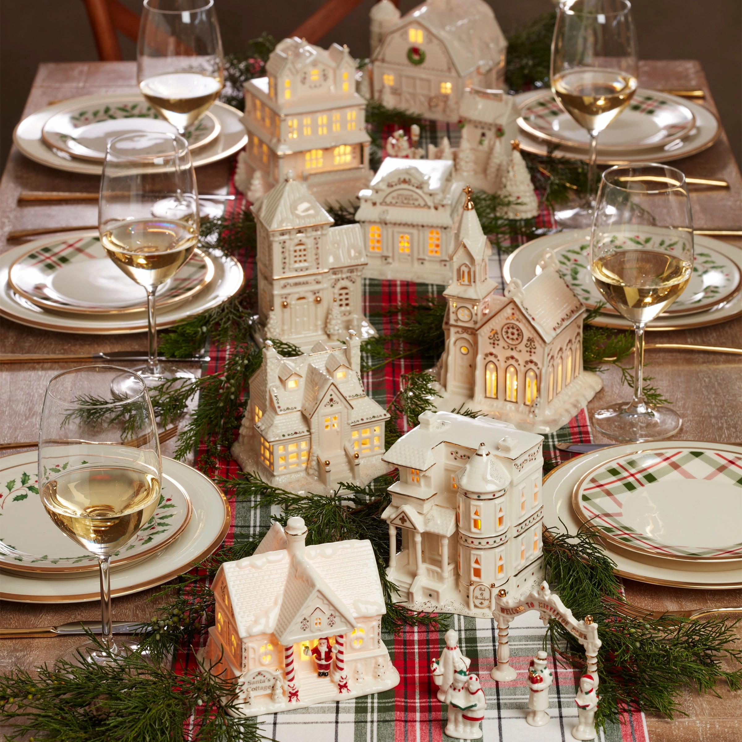 Mistletoe Park Victorian House Lit Figurine