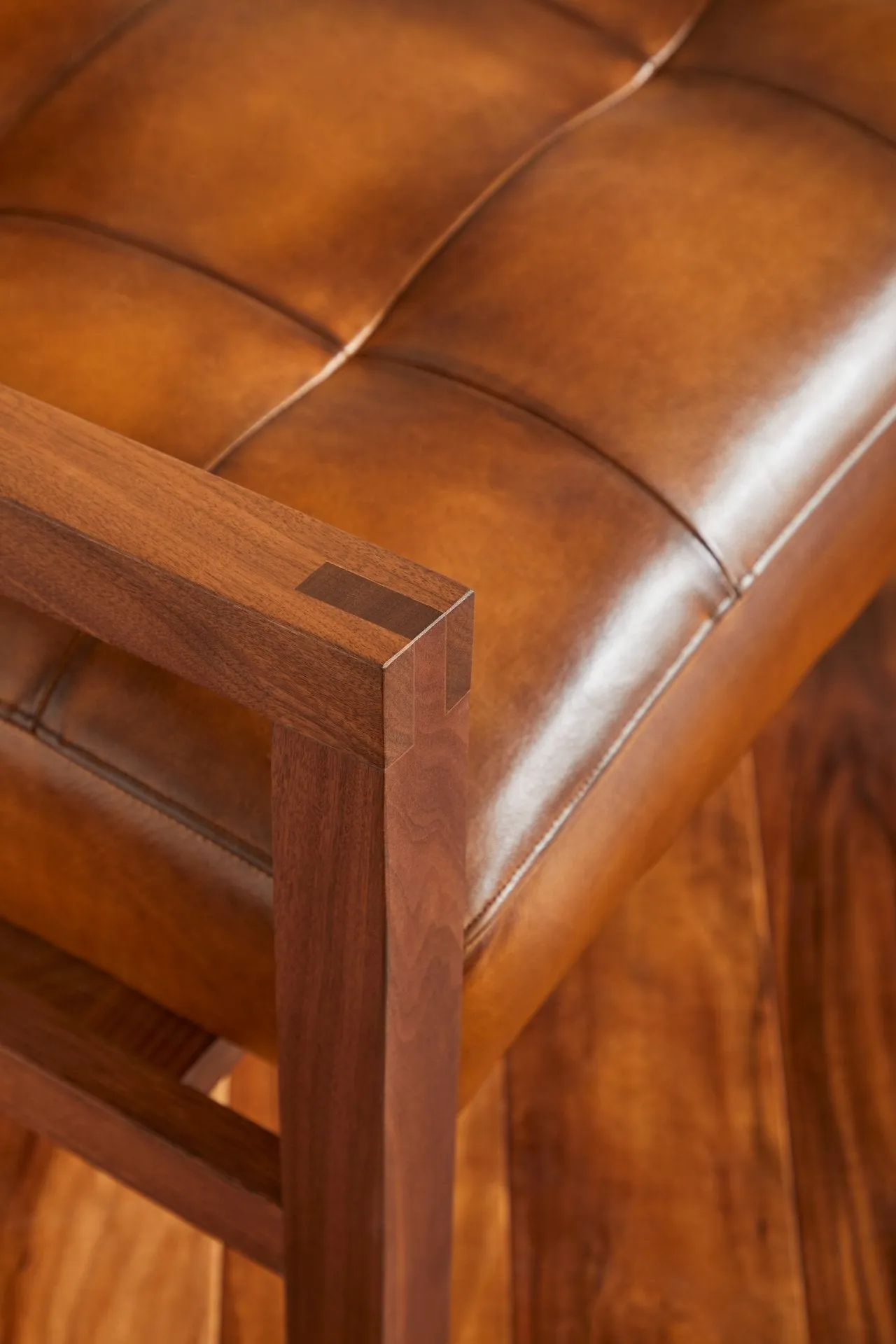 Monarca Leather Accent Chair