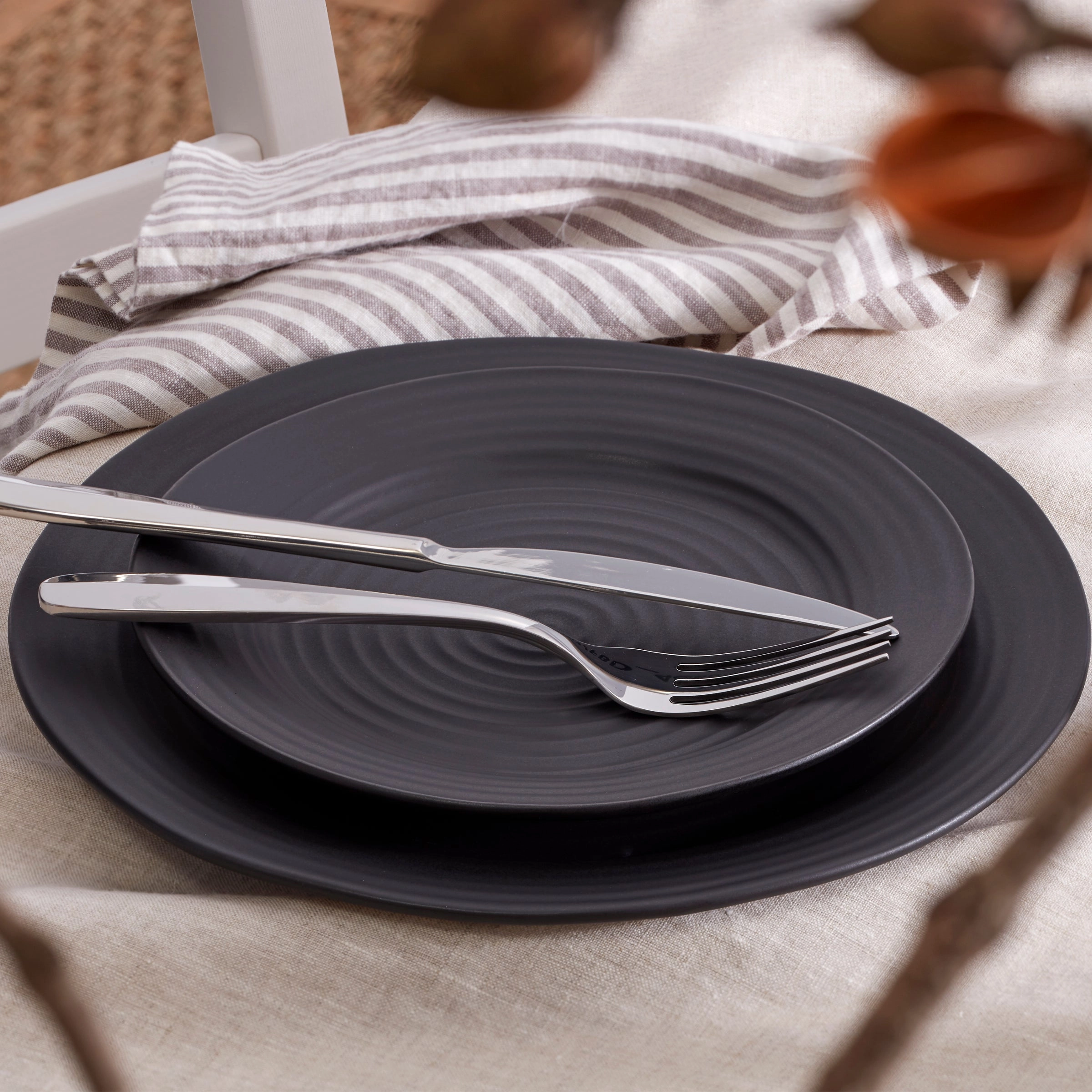 Oakwood 20 Piece Flatware Set