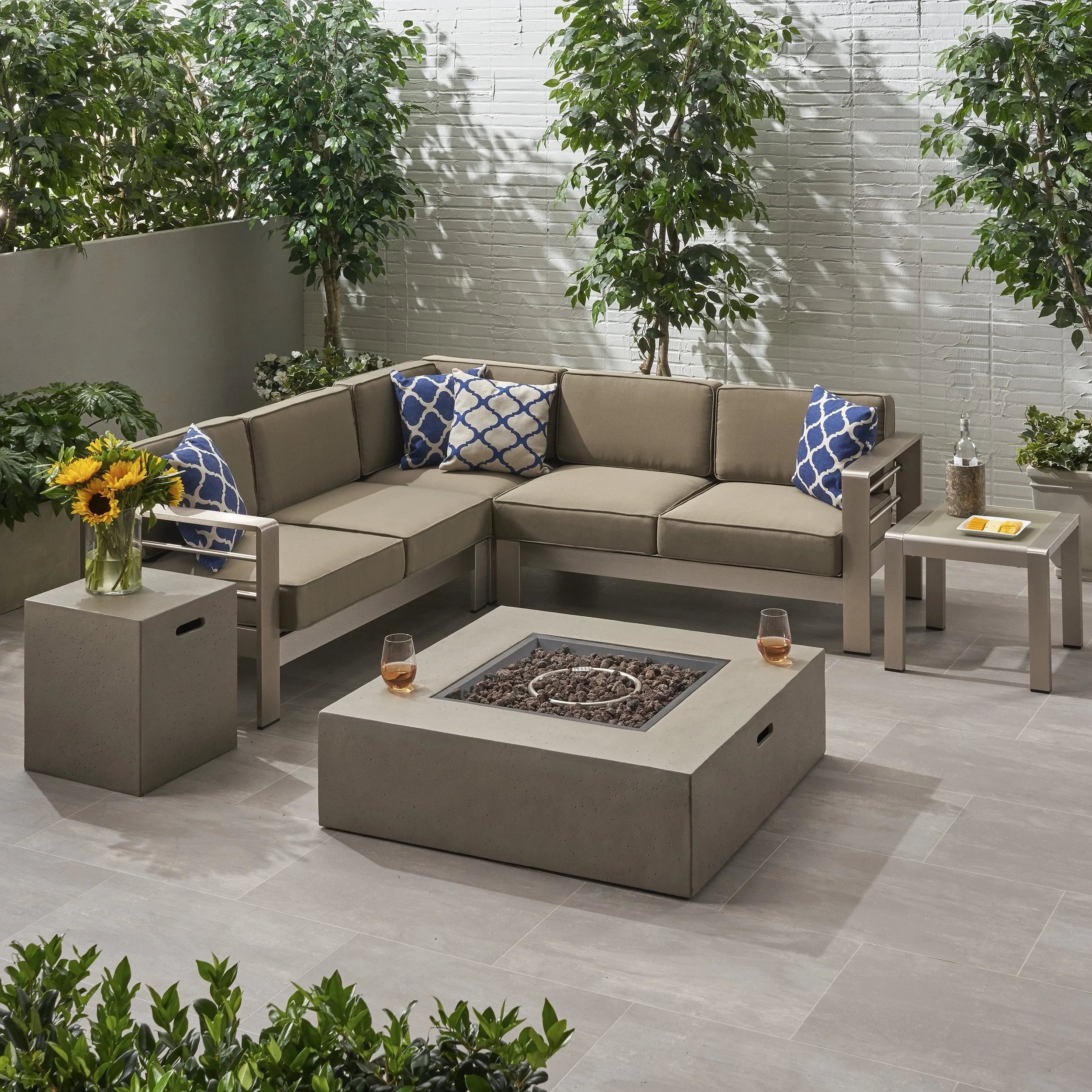 Outdoor 5 Seater Aluminum Chat Set with Fire Pit - NH485903