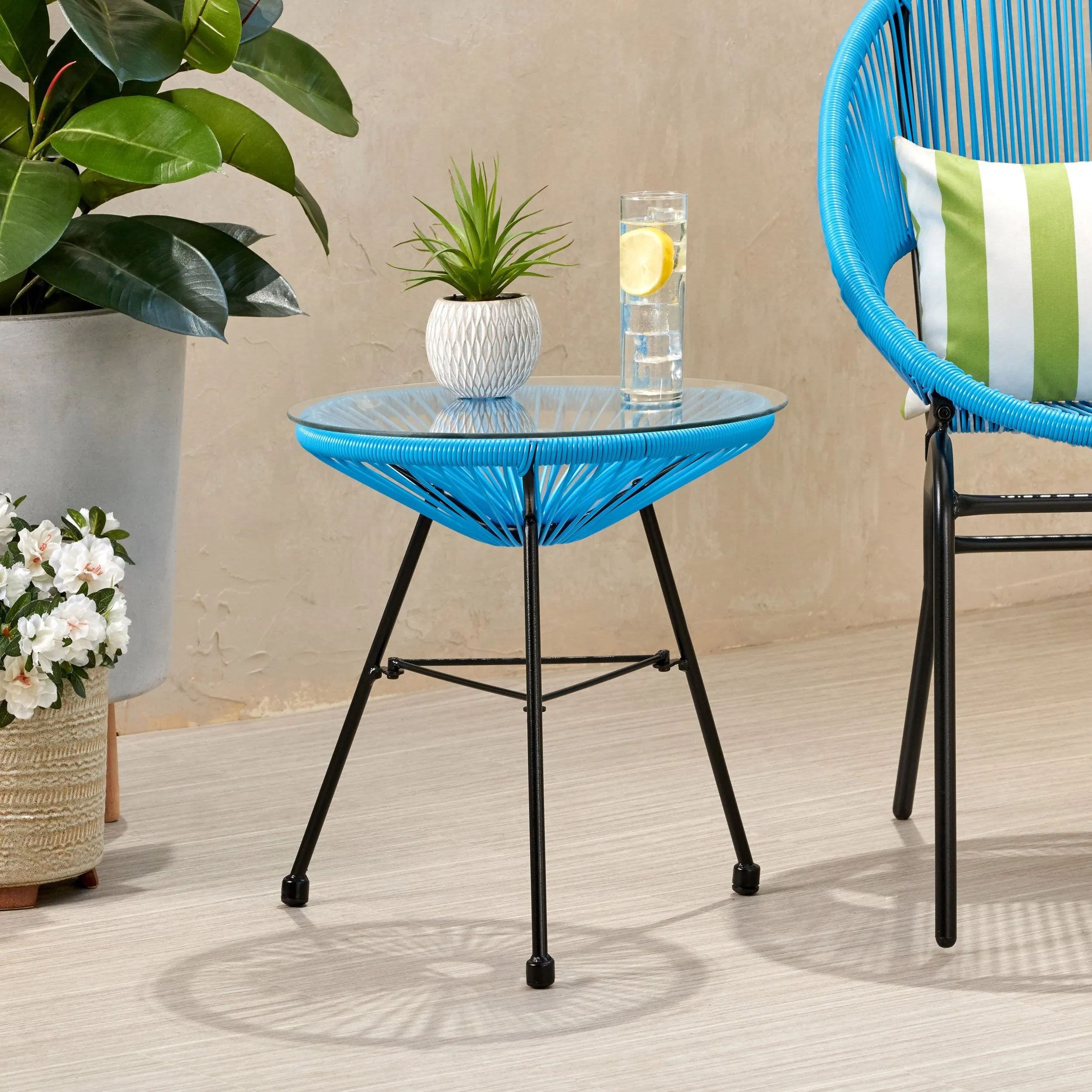 Outdoor Modern Faux Rattan Side Table with Tempered Glass Top - NH420113 patio chairs, outdoor seating