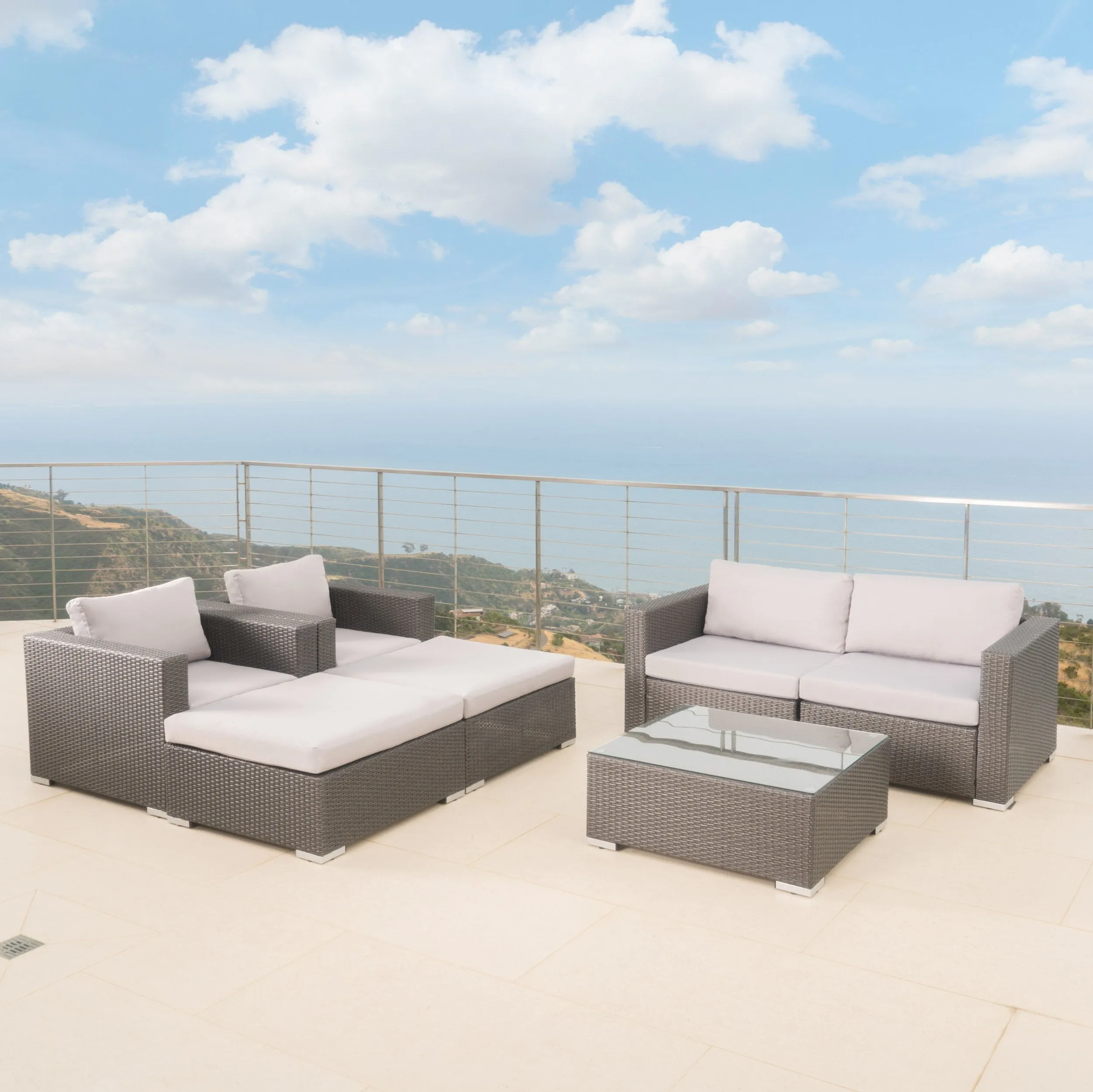 Outdoor Wicker Sectional w/ Cushions - NH805003
