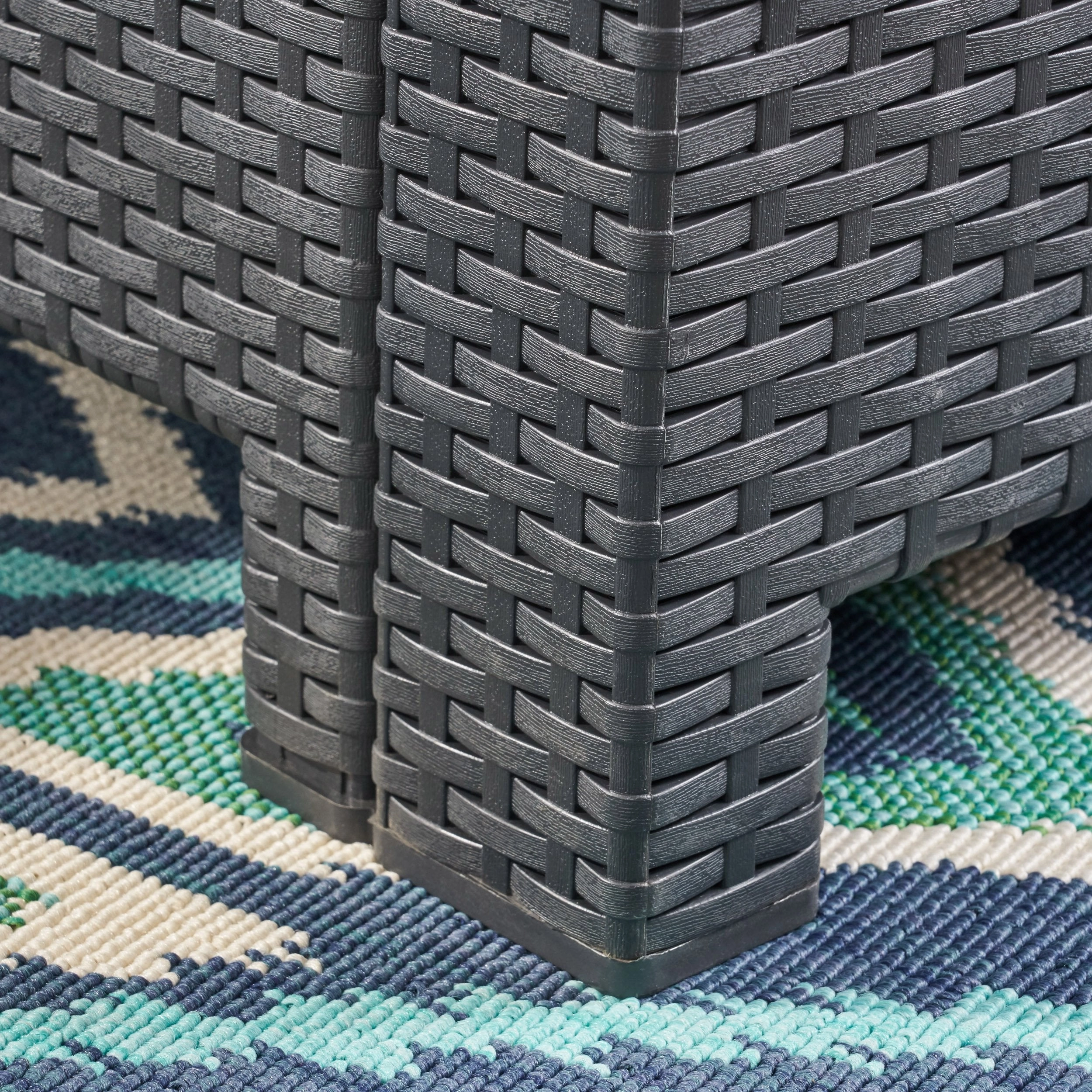 Outdoor 5-Seater Wicker Print Chat Set with Fire Pit and Tank Holder - NH133603